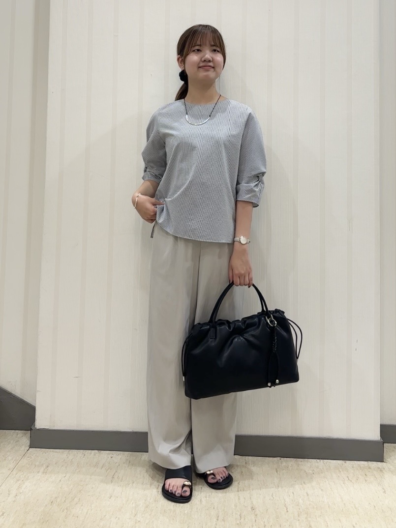 ちひさんの「INDIVI｜【褒められパンツ／洗える／ウエストゴム】ワイドタックパンツ」を使ったコーディネート