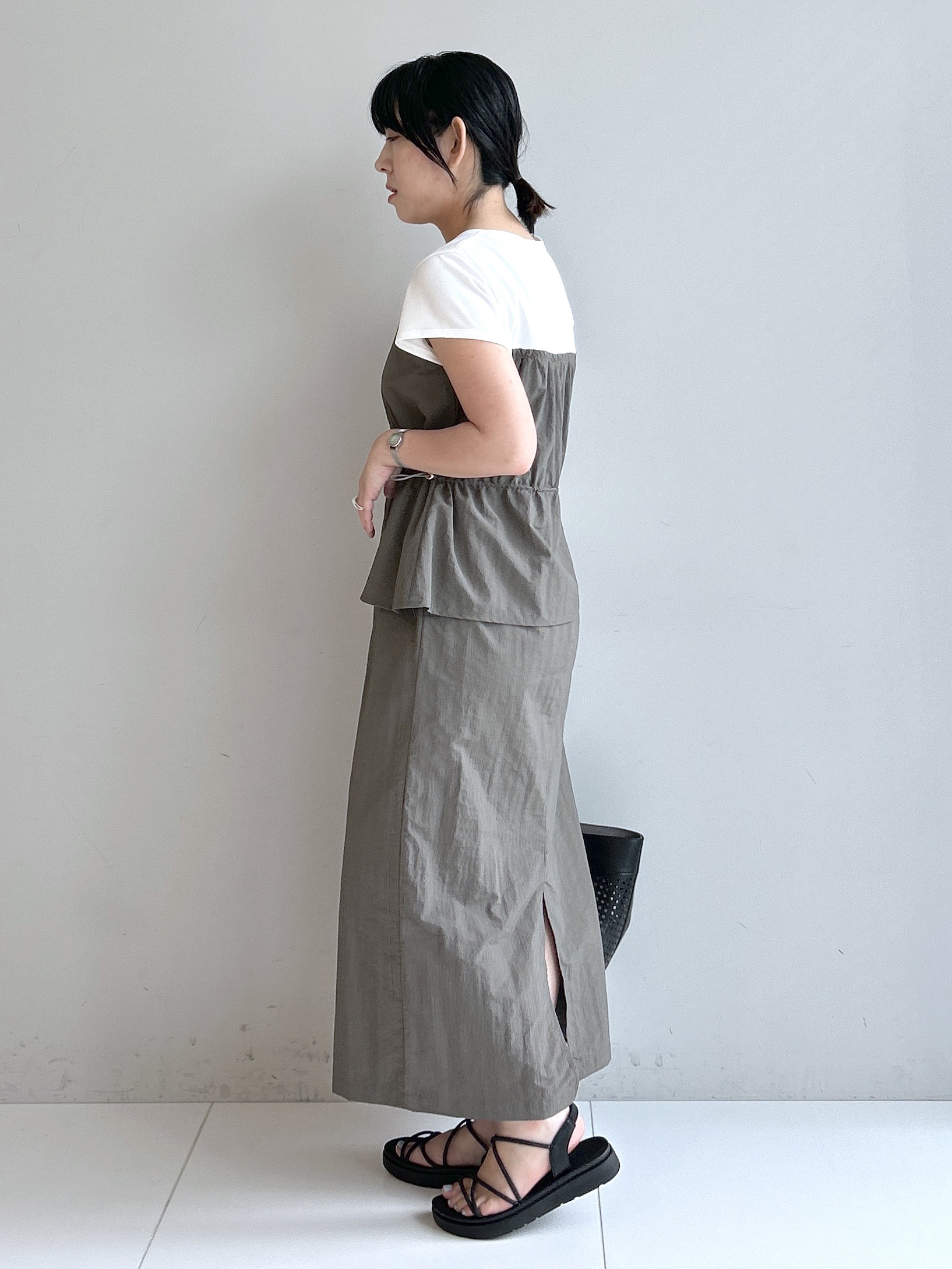 Hirokaさんの「grove｜【低身長さんも選べる着丈・洗濯機◎】1枚で旬顔！Tシャツドッキングドロストワンピース」を使ったコーディネート