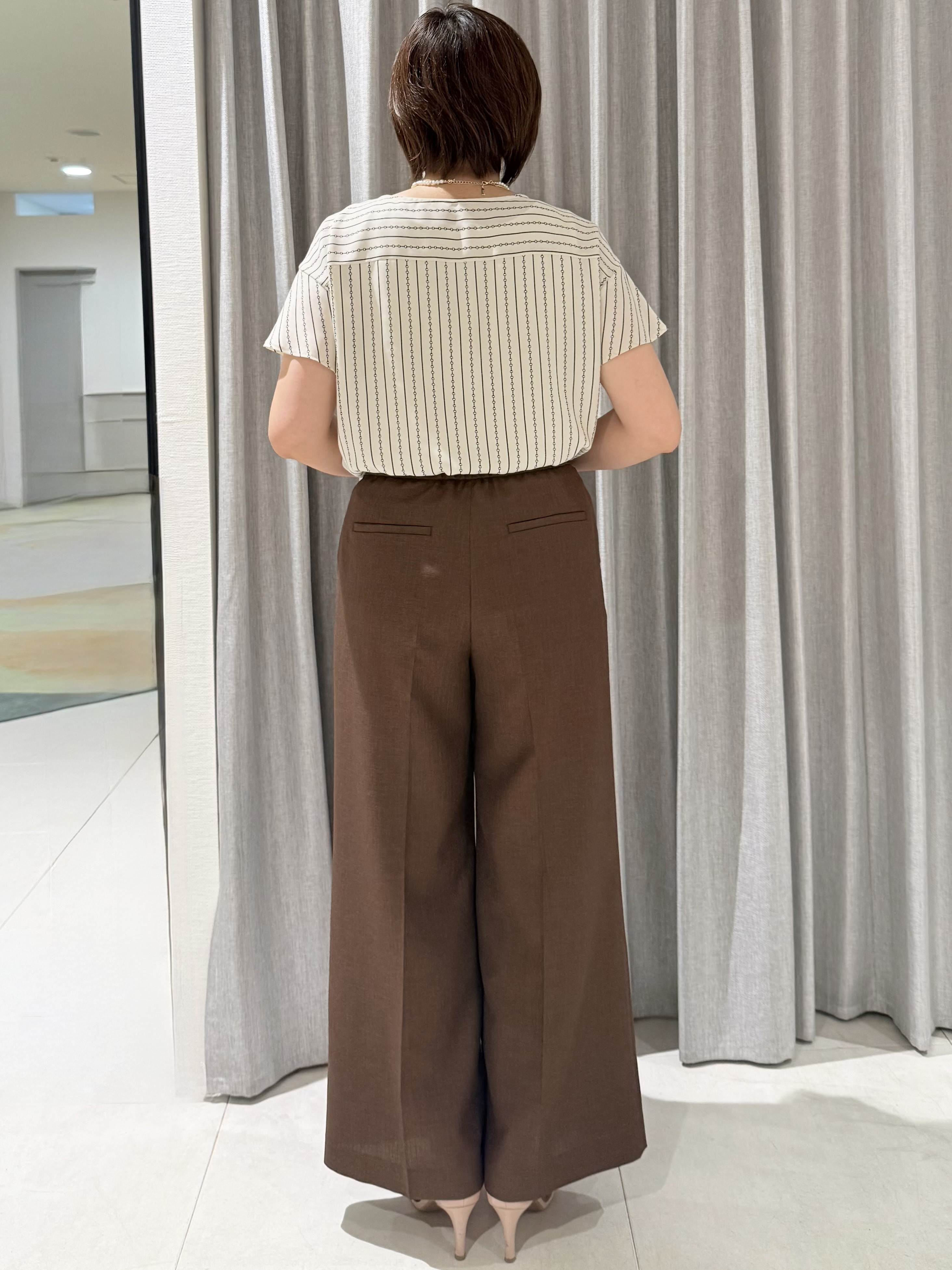 Satさんの「COUP DE CHANCE｜【手洗い可／日本製】チェーン柄ブラウス」を使ったコーディネート