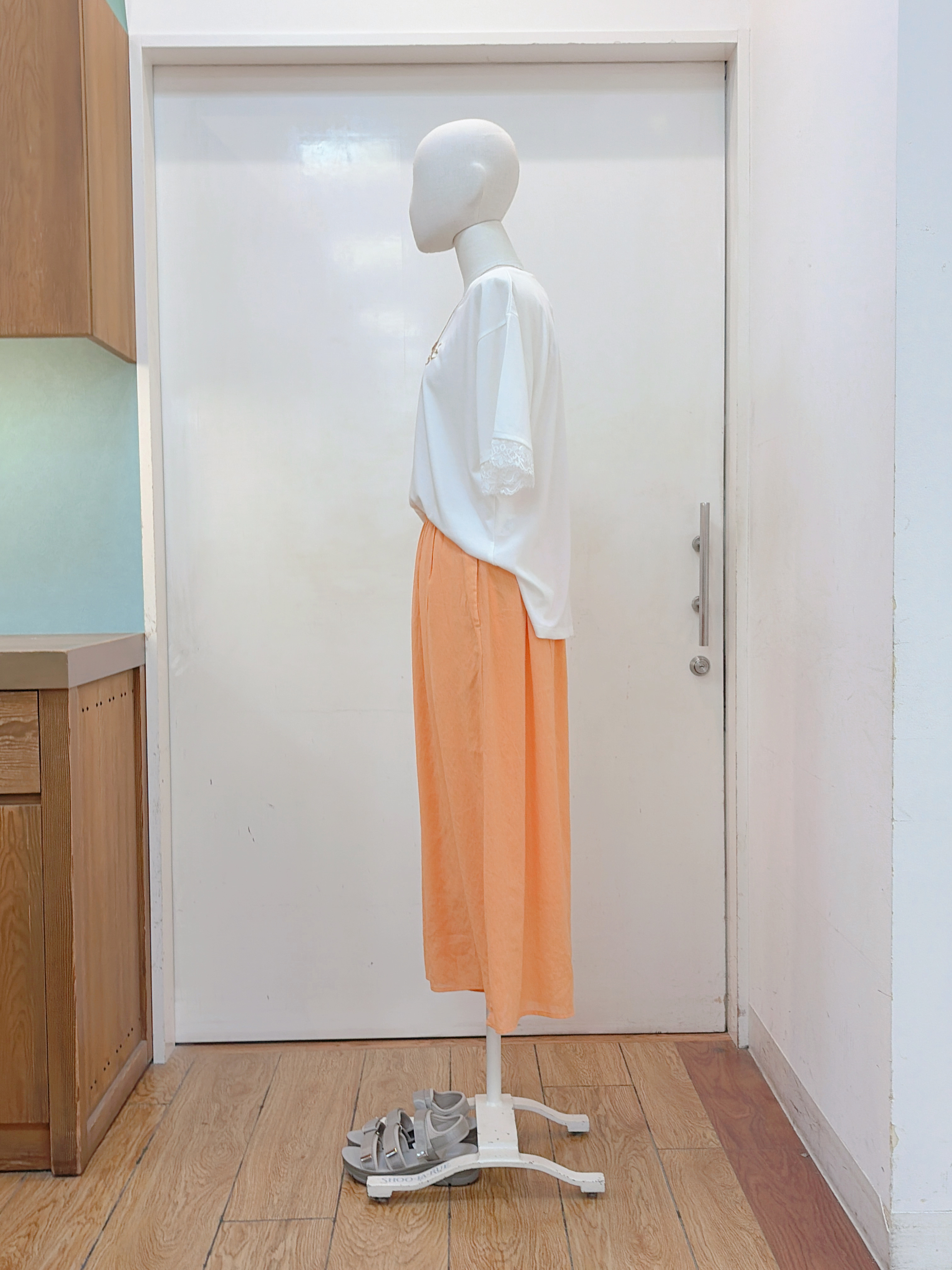 蒼さんの「SHOO･LA･RUE｜【UV/S-LL/洗濯機可】柄アソート お袖レースが旬顔 上品に決まる大人Tシャツ」を使ったコーディネート