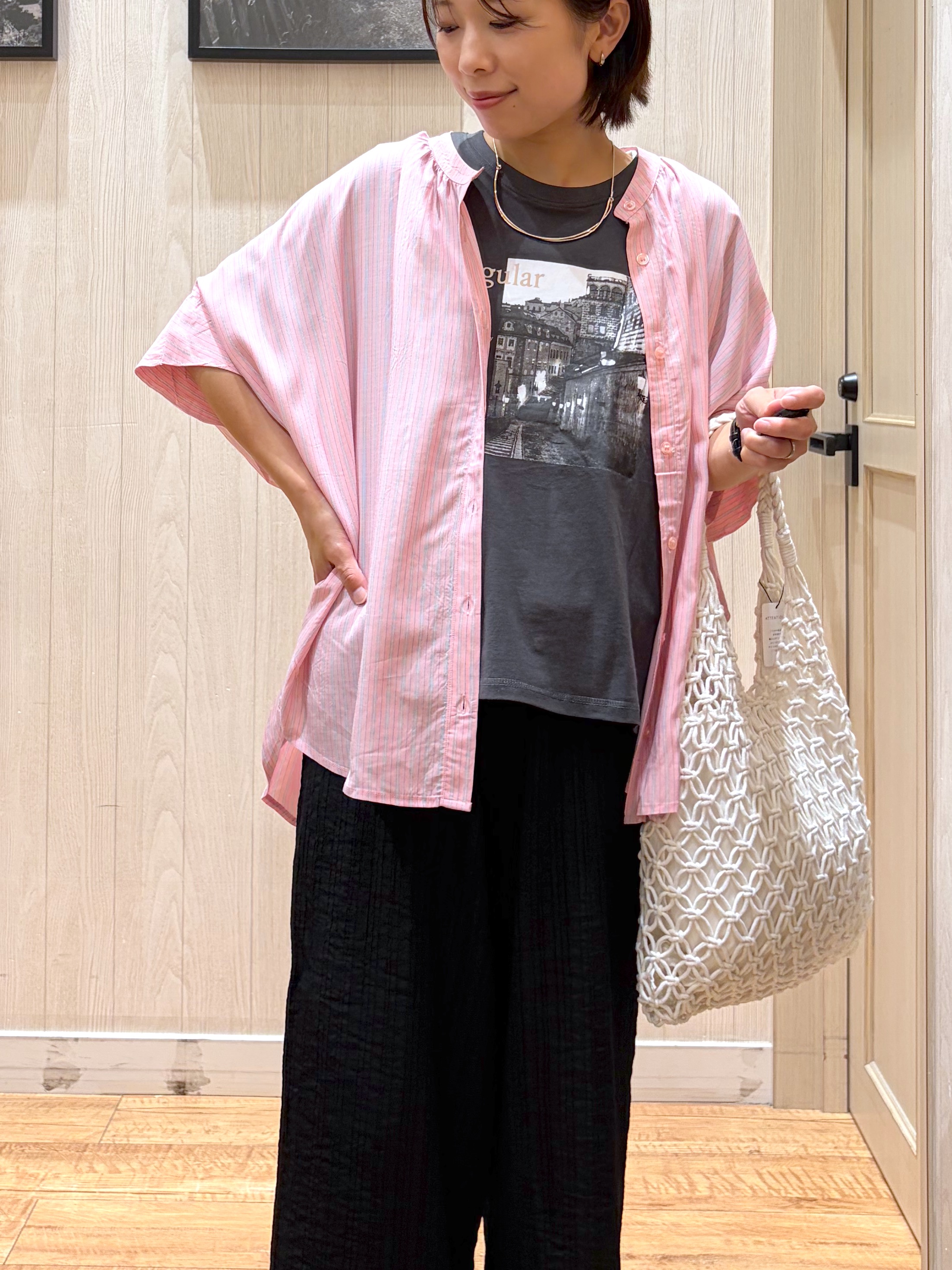 shirayuuuさんの「SHOO･LA･RUE｜【洗濯機可/体型カバー】二の腕隠れる ゆるっとドルマンバンドカラーシャツ」を使ったコーディネート