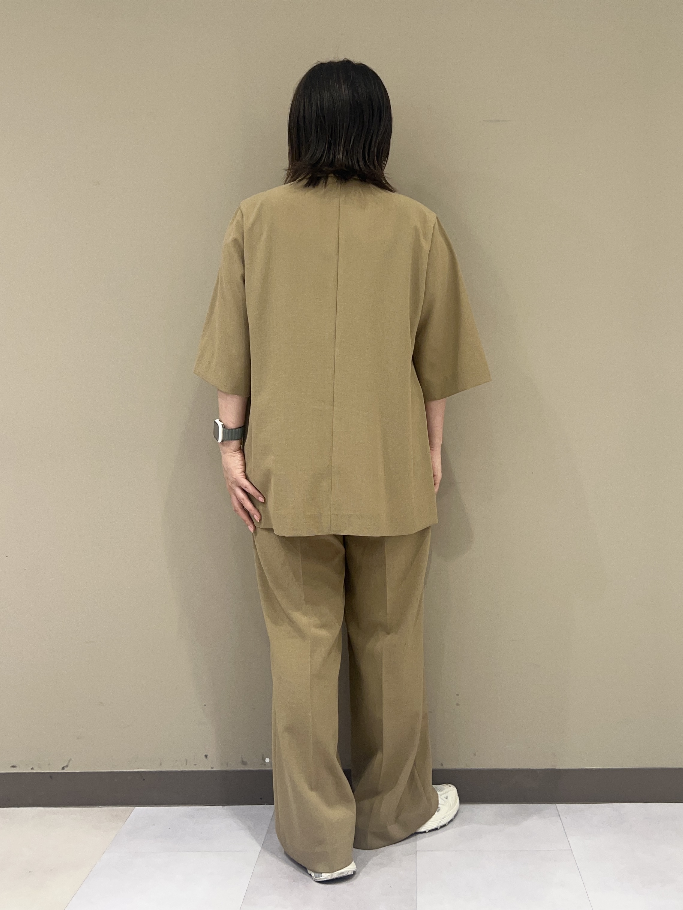fukuさんの「UNTITLED｜【秋の通勤羽織/セットアップ可/UVカット】エアリークール半袖ジャケット」を使ったコーディネート
