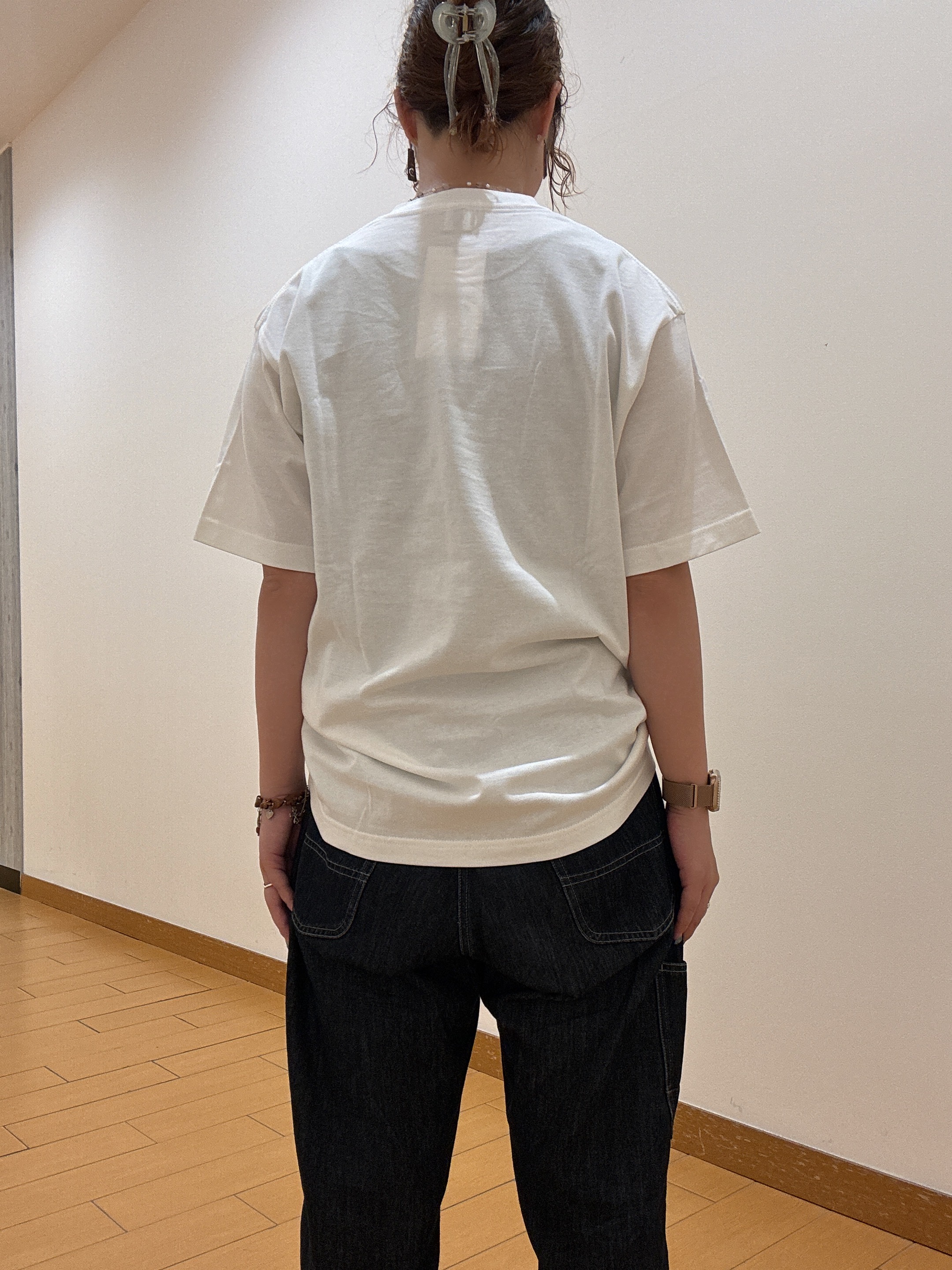 ヒナさんの「TAKEO KIKUCHI｜水彩ペイント アートロゴTシャツ」を使ったコーディネート