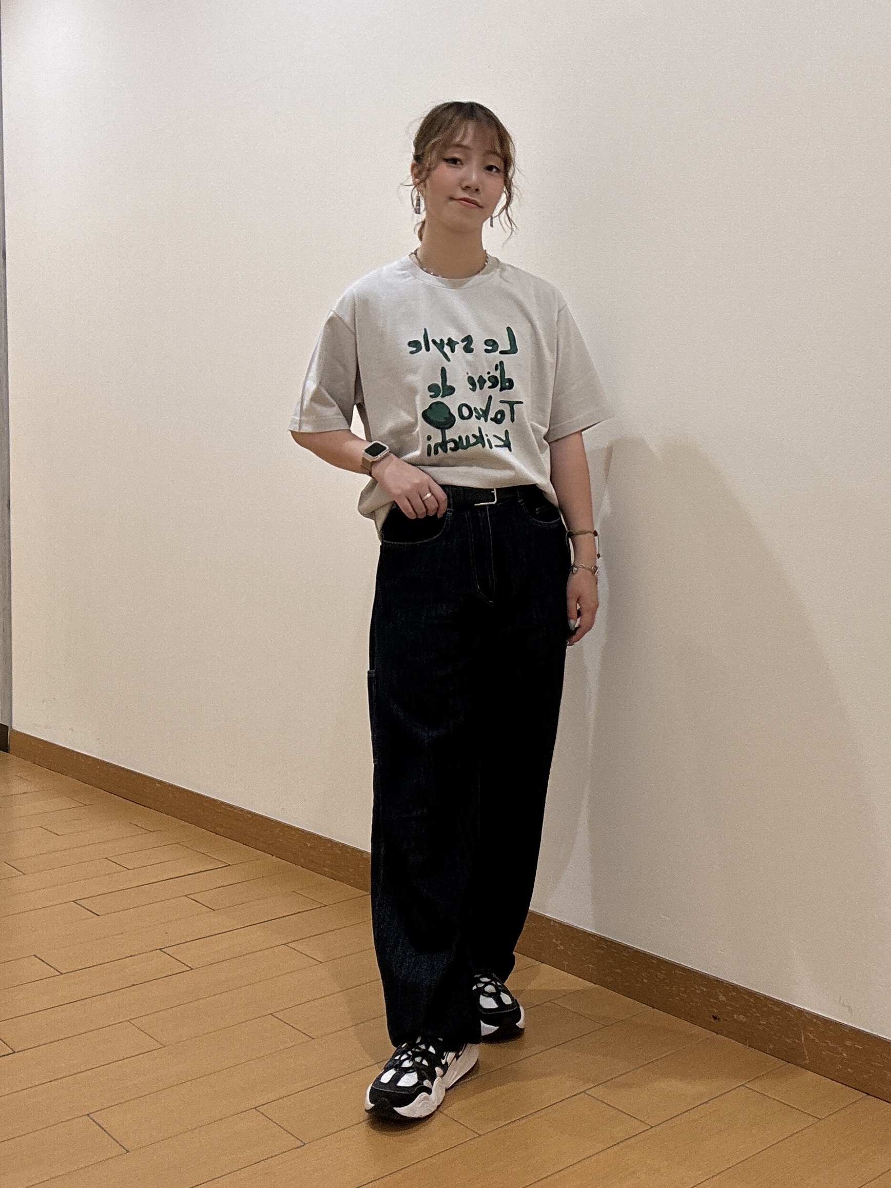 ヒナさんの「TAKEO KIKUCHI｜水彩ペイント アートロゴTシャツ」を使ったコーディネート