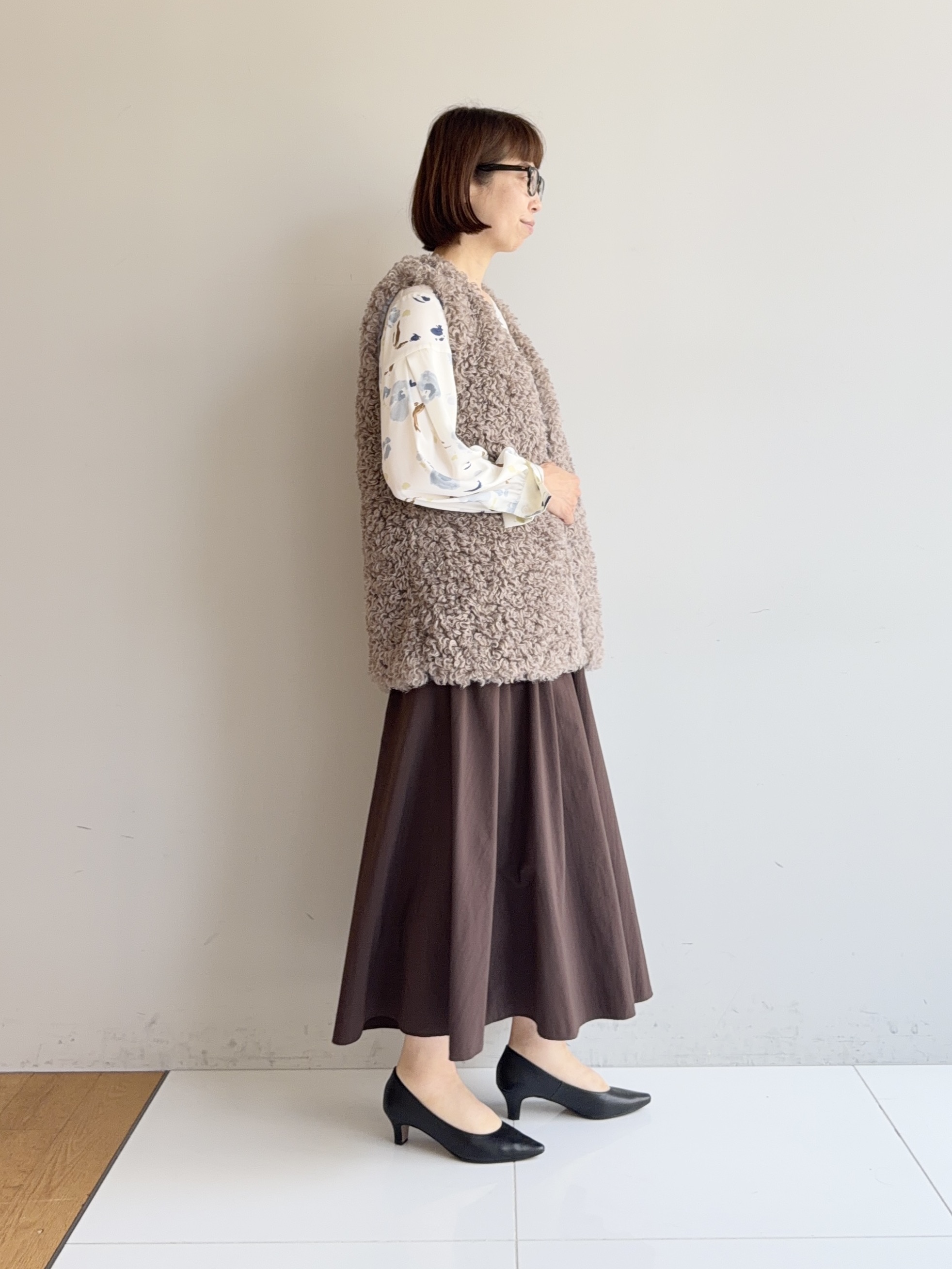 murayamaさんの「INDIVI｜【映える1枚】花柄プリントブラウス」を使ったコーディネート