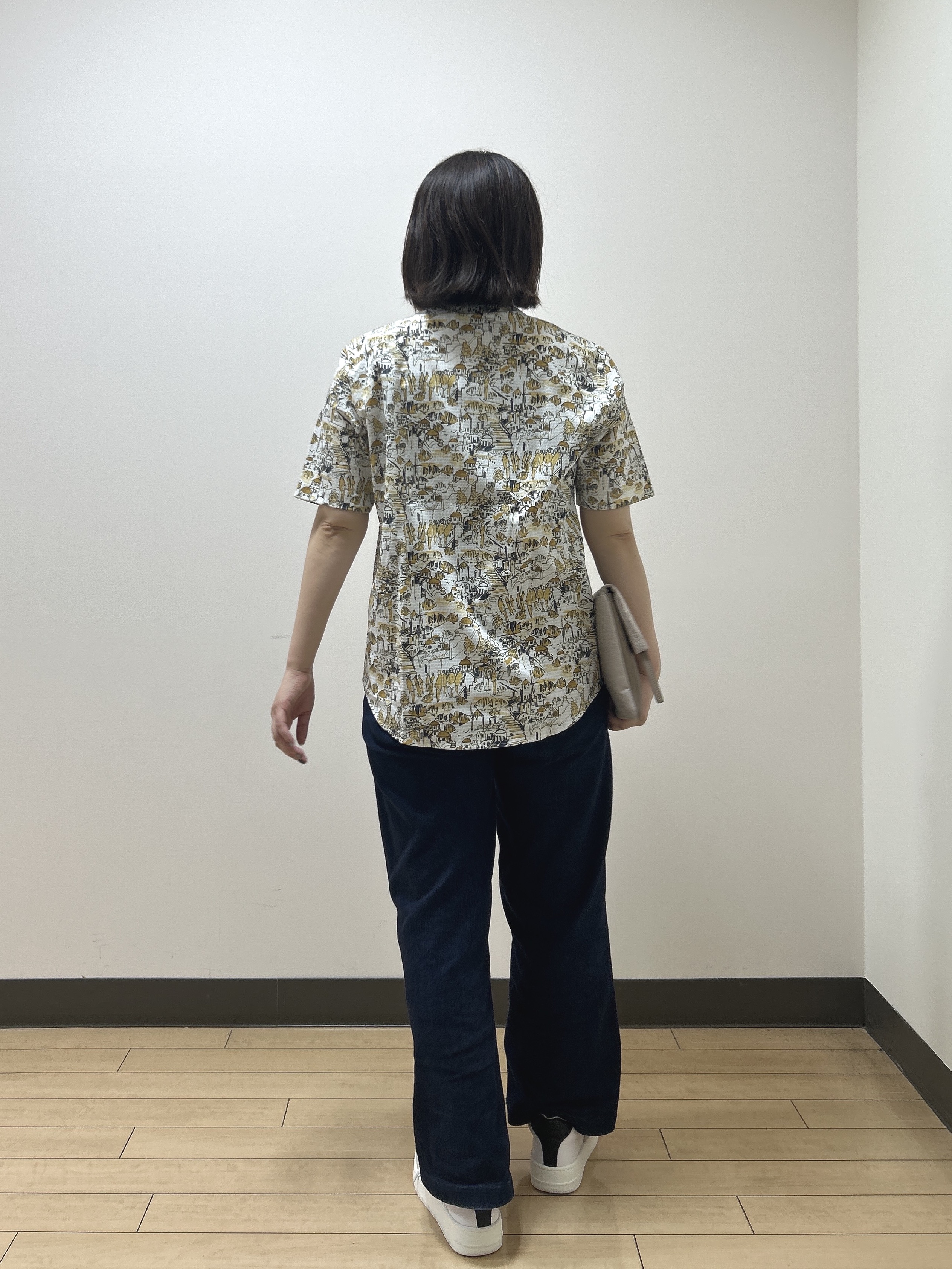 okaさんの「TAKEO KIKUCHI｜【日本製】DotAir（R）リゾートプリント半袖シャツ」を使ったコーディネート