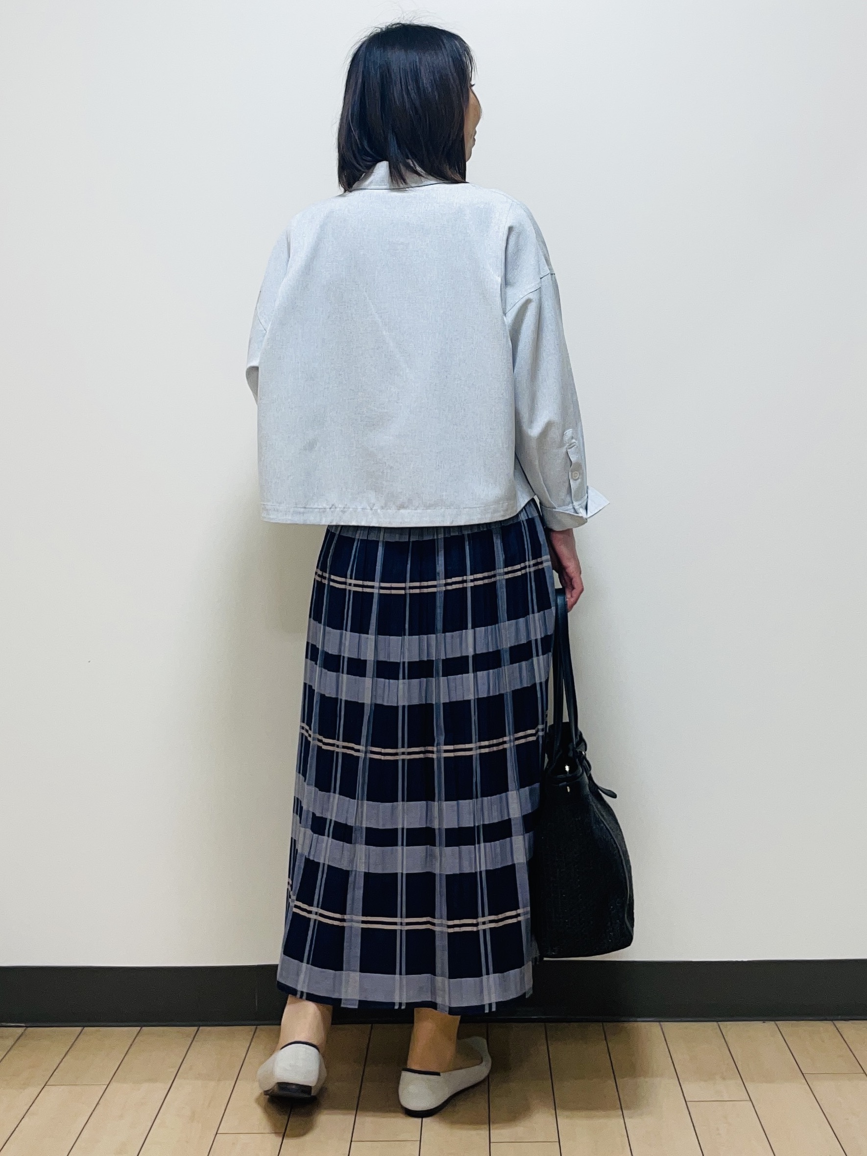 Riiさんの「Reflect｜【インナーにおすすめ◎】クルーネックストレッチリブトップス」を使ったコーディネート