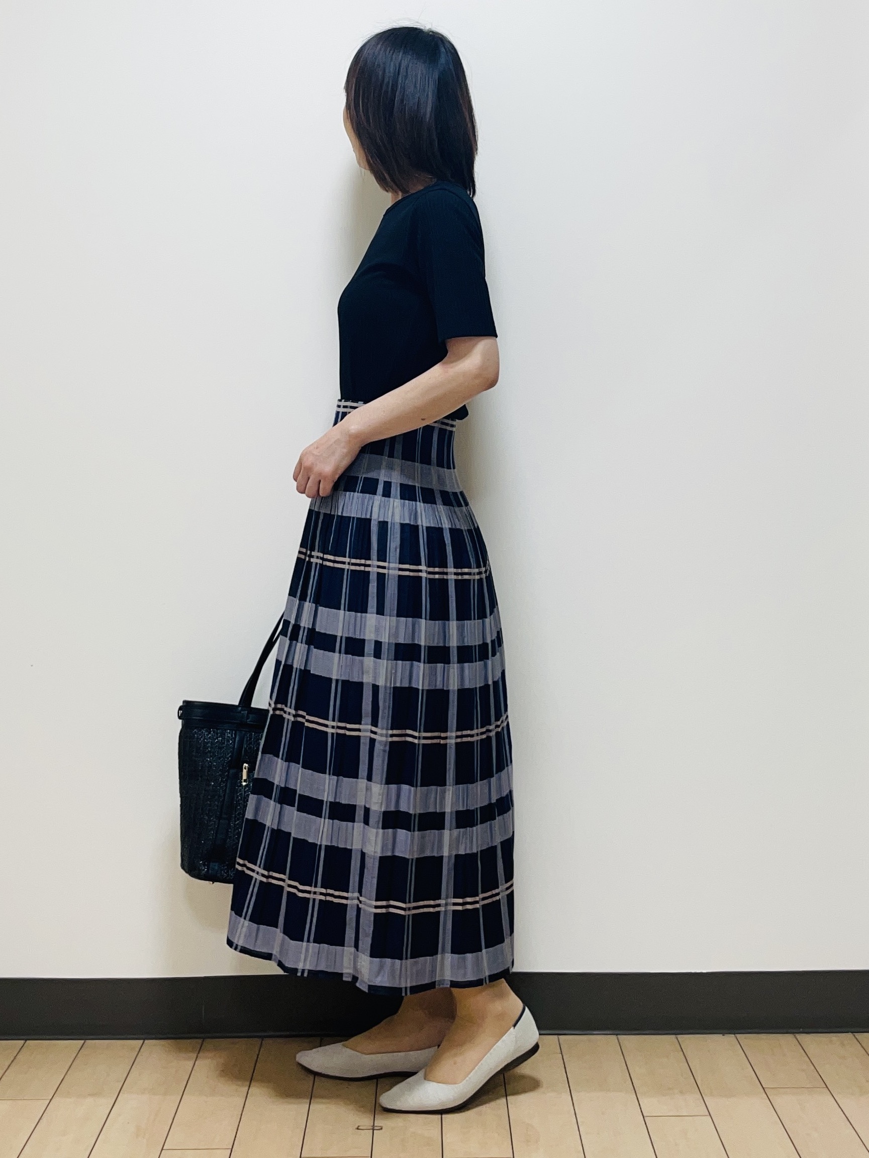 Riiさんの「Reflect｜【インナーにおすすめ◎】クルーネックストレッチリブトップス」を使ったコーディネート