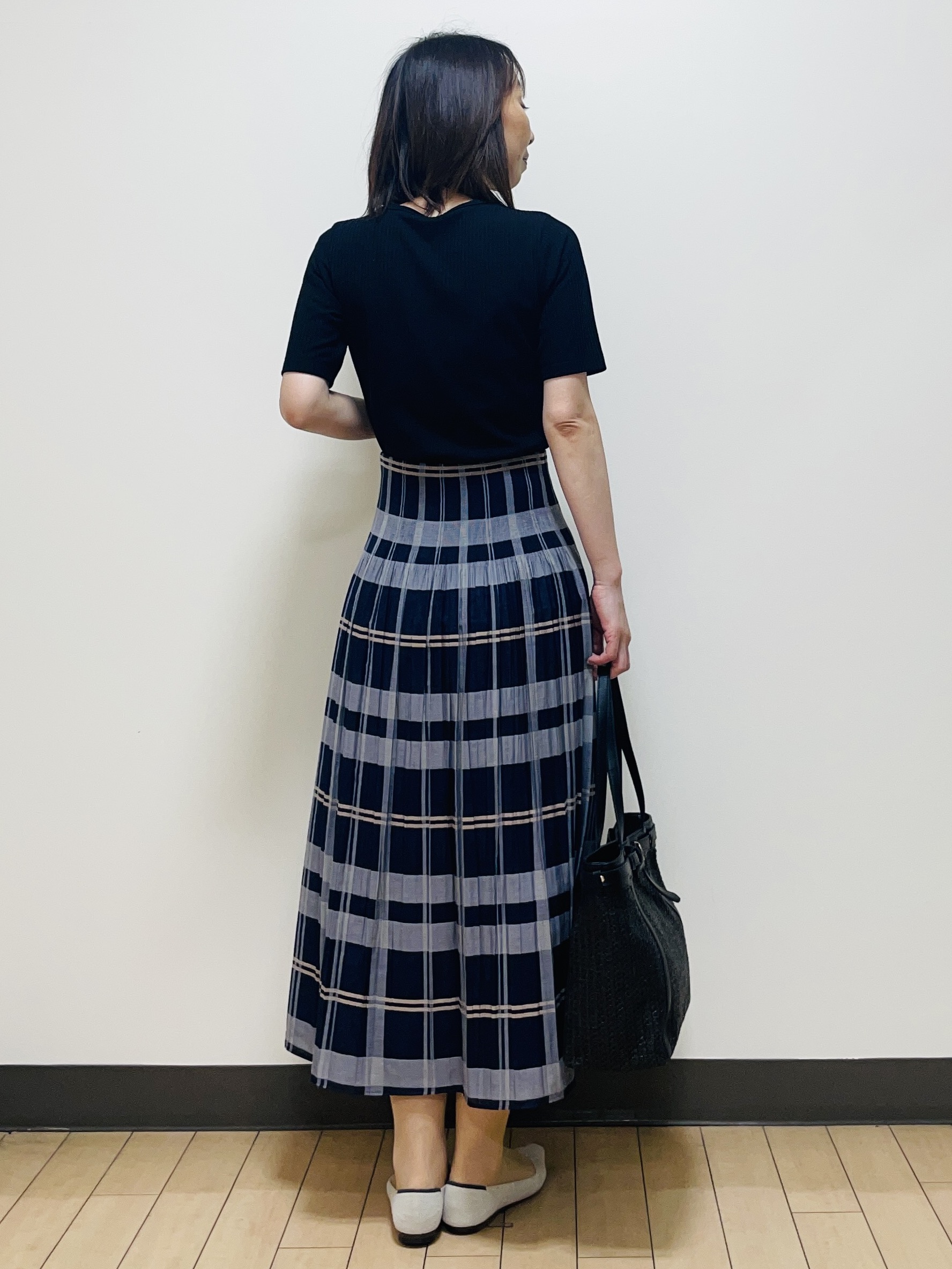 Riiさんの「Reflect｜【インナーにおすすめ◎】クルーネックストレッチリブトップス」を使ったコーディネート