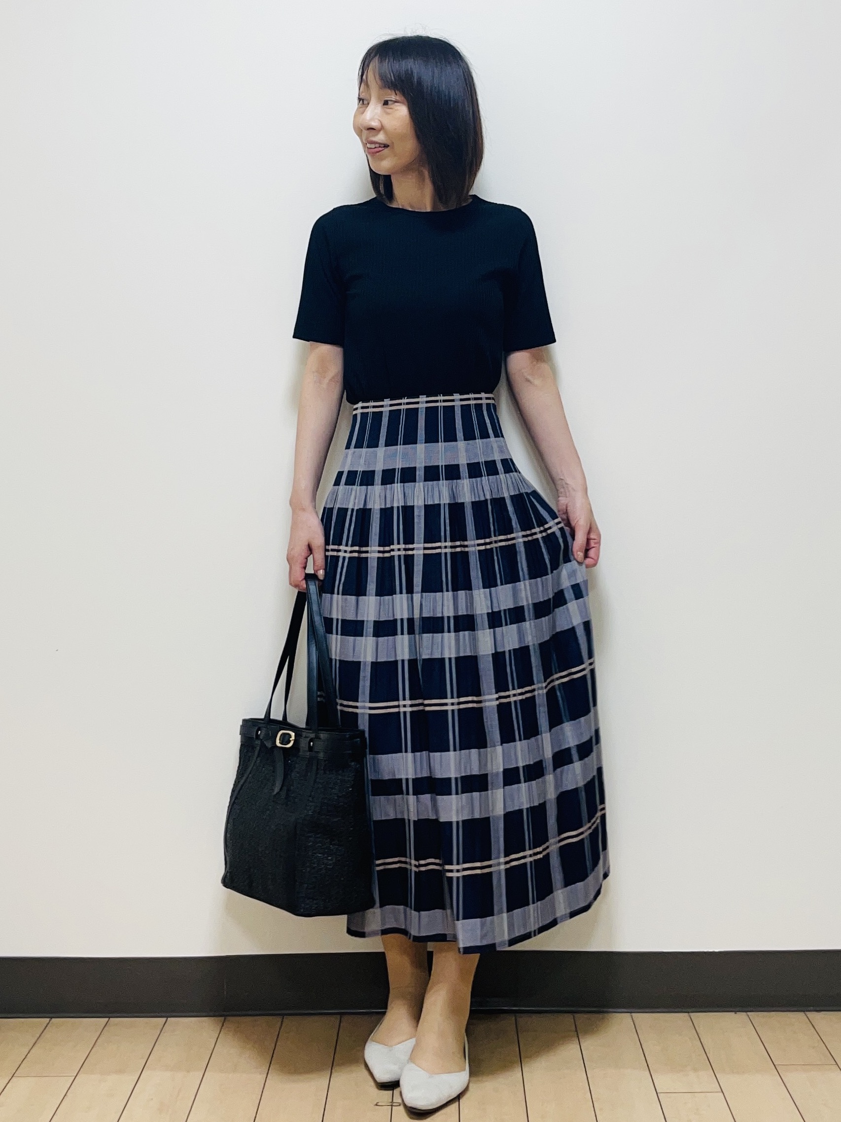 Riiさんの「Reflect｜【インナーにおすすめ◎】クルーネックストレッチリブトップス」を使ったコーディネート