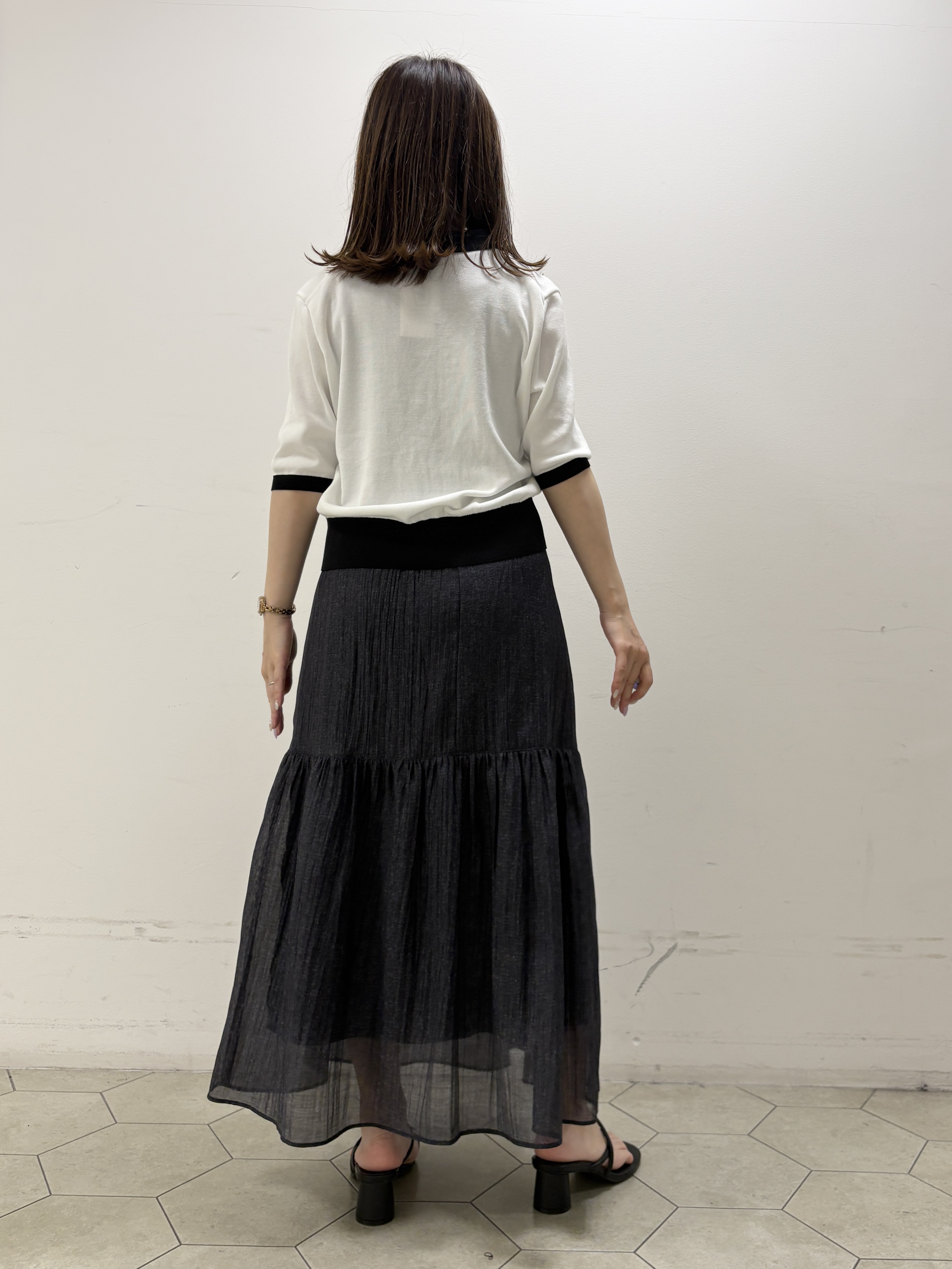 kahoさんの「INDIVI｜【バイカラー】衿付きシャツ風ニット」を使ったコーディネート