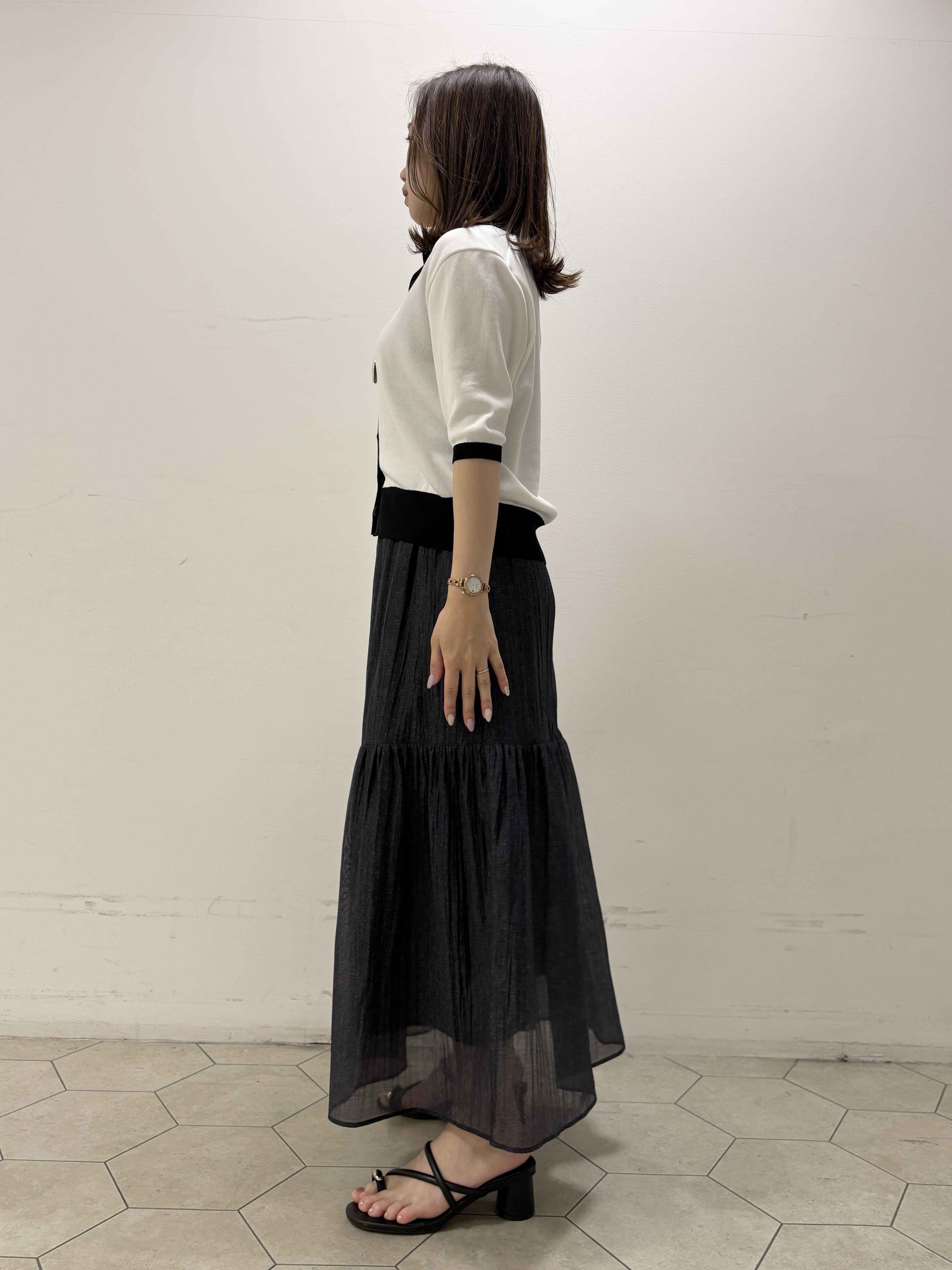 kahoさんの「INDIVI｜【バイカラー】衿付きシャツ風ニット」を使ったコーディネート