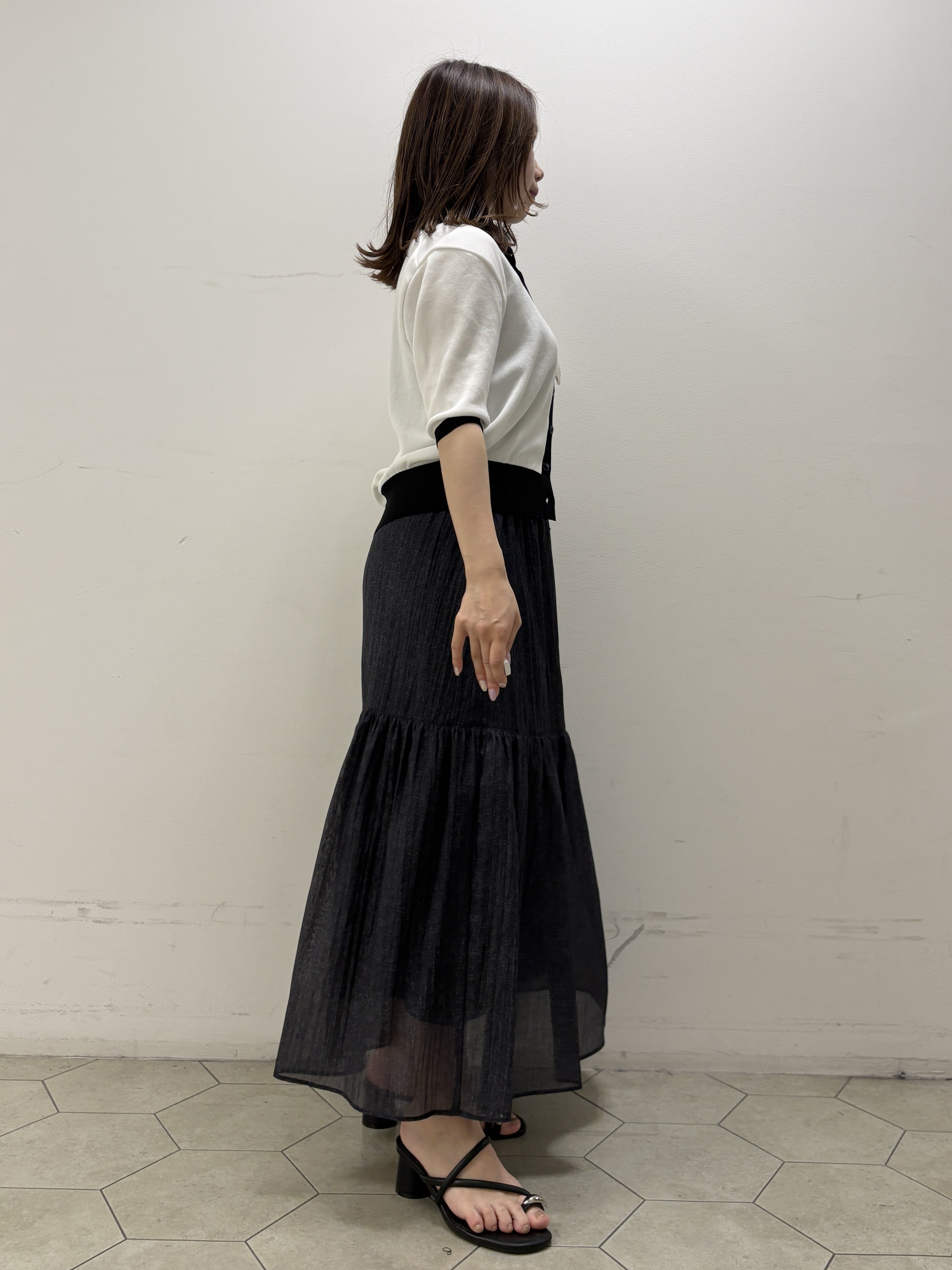 kahoさんの「INDIVI｜【バイカラー】衿付きシャツ風ニット」を使ったコーディネート