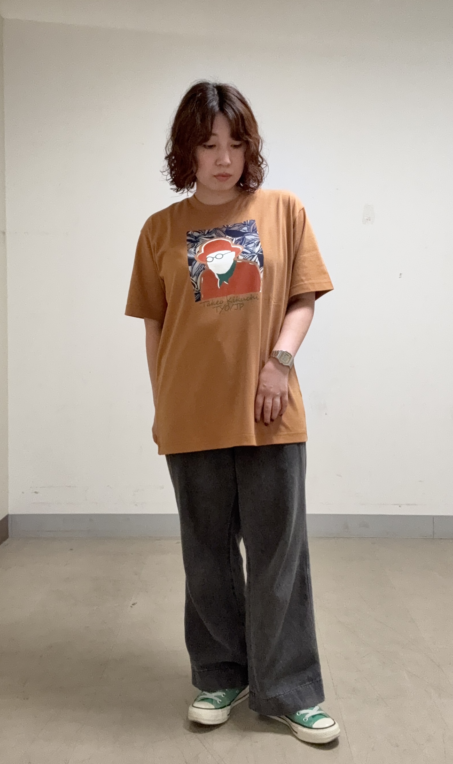 マチダさんの「TAKEO KIKUCHI｜ポートレートアートＴシャツ」を使ったコーディネート