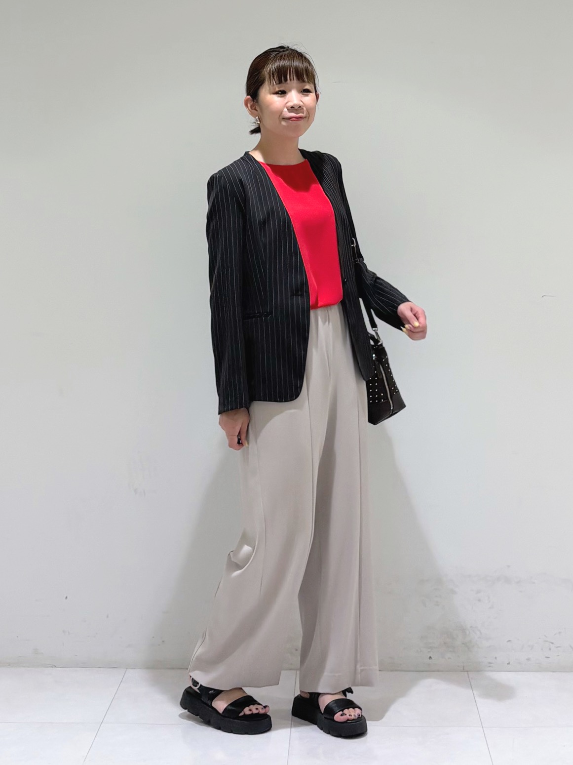 tsuyuさんの「INDIVI｜【楽ちん出し入れ】ミニスタッズ 2WAYハンドバッグ」を使ったコーディネート