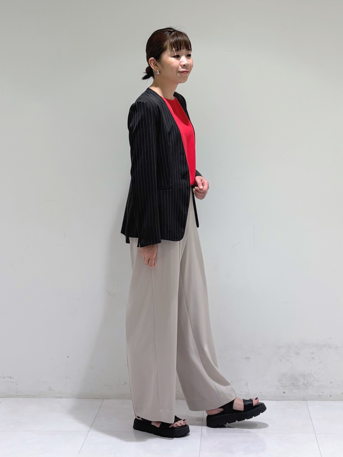 tsuyuさんの「INDIVI｜【楽ちん出し入れ】ミニスタッズ 2WAYハンドバッグ」を使ったコーディネート