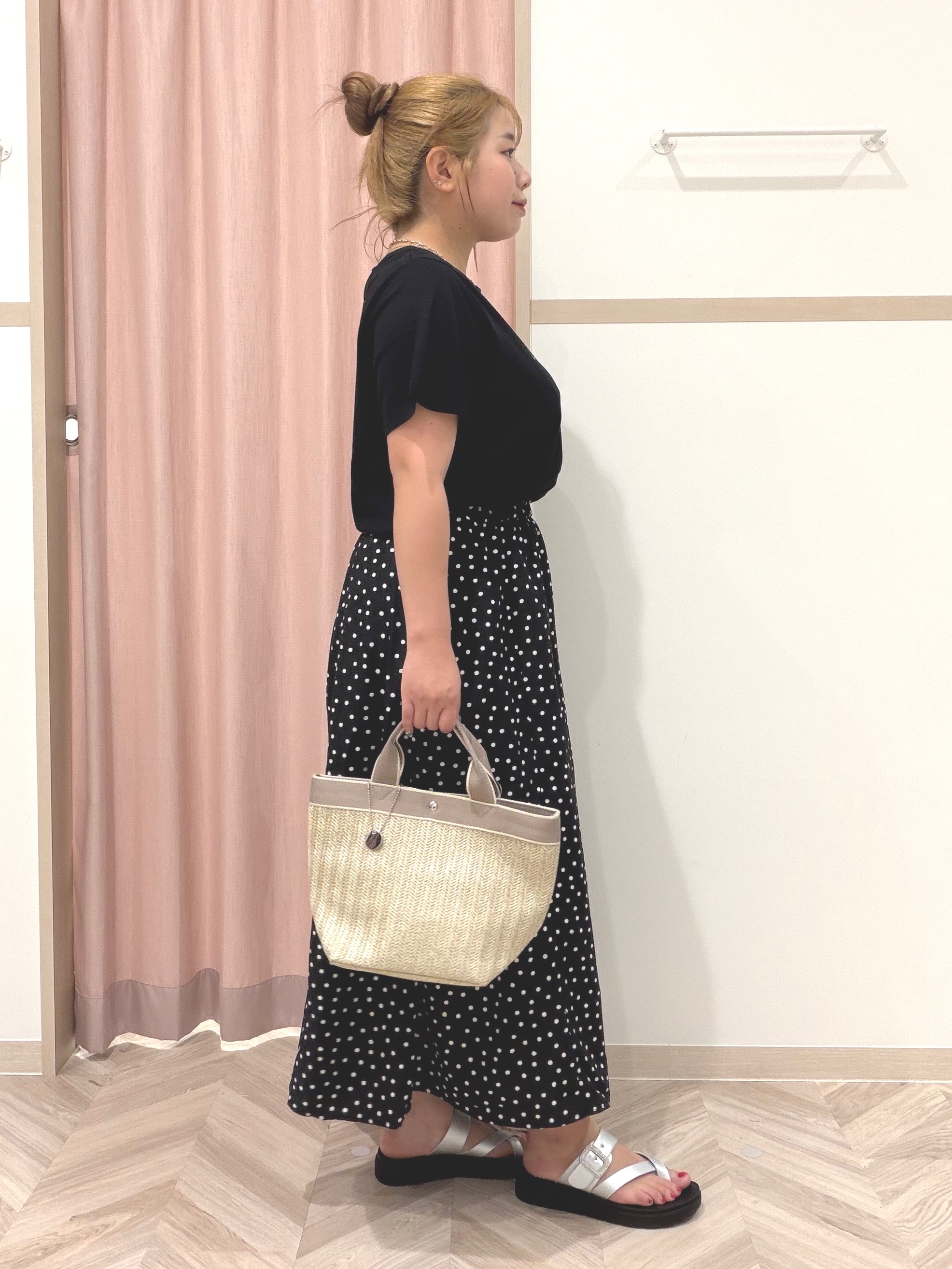 まちゃんなちゃんさんの「SHOO･LA･RUE｜【S-LL/洗濯機可】大人のベーシックカラープリントTシャツ」を使ったコーディネート