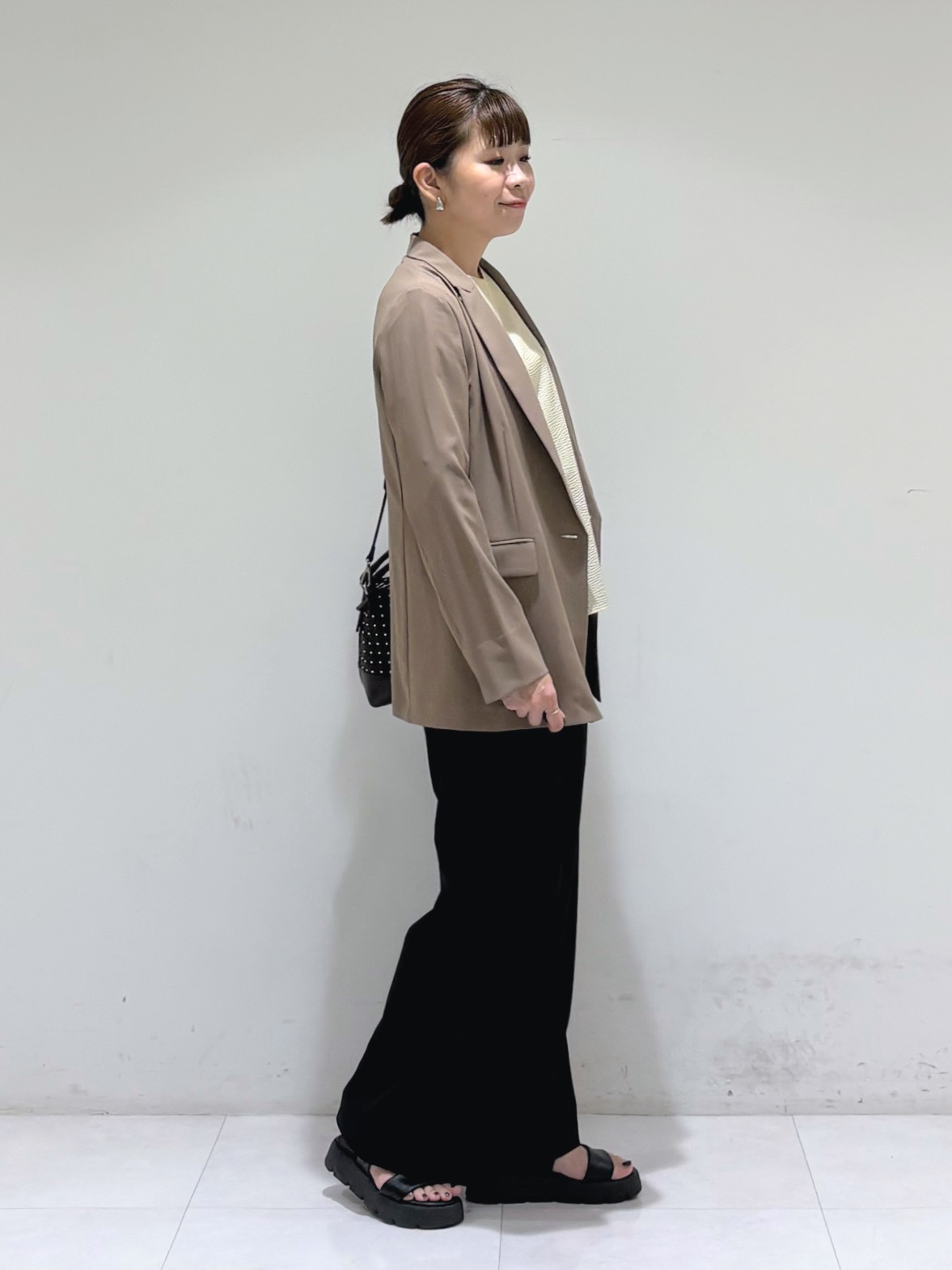 tsuyuさんの「INDIVI｜【楽ちん出し入れ】ミニスタッズ 2WAYハンドバッグ」を使ったコーディネート