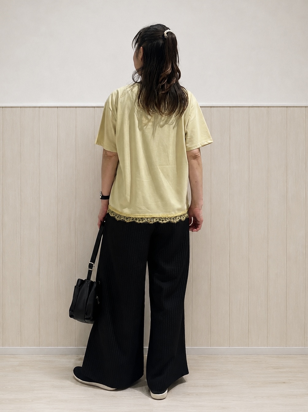 まつみさんの「SHOO･LA･RUE｜【UV/S-LL/洗濯機可】真夏に着たい裾レースが女性らしさをプラスする プリントアソートTシャツ」を使ったコーディネート