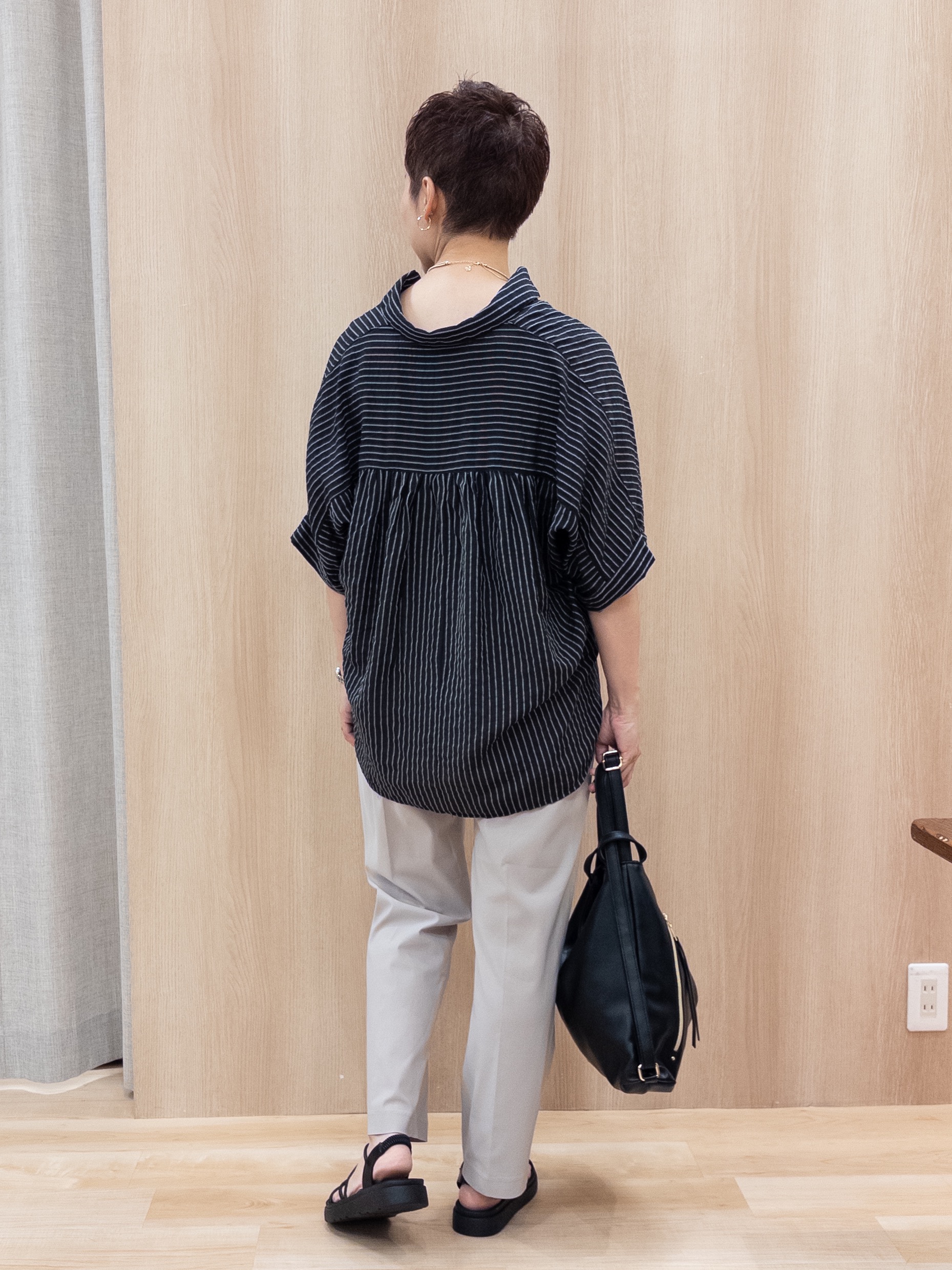 シュウコさんの「grove｜【洗濯機◎・体型カバー】ON/OFF使える、シアースキッパーシャツ」を使ったコーディネート