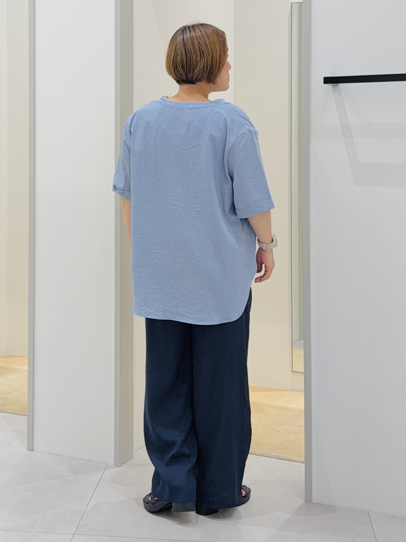 タナさんの「THE SHOP TK｜【M-XL/秋始めにちょうどいい】細見え5分袖Wポケットシャツ」を使ったコーディネート