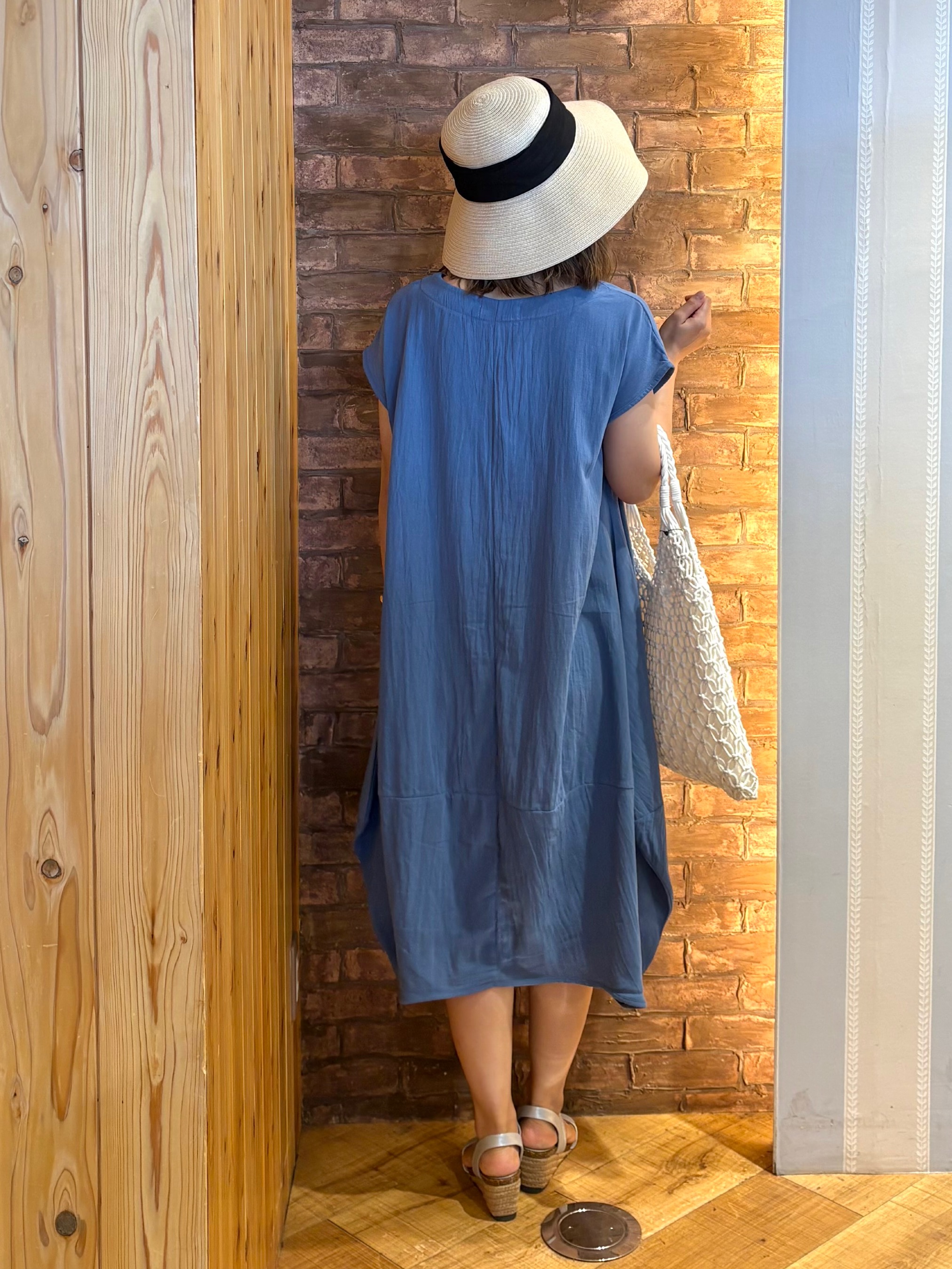 mieさんの「SHOO･LA･RUE｜【S-LL/洗濯機可/体型カバー】綿100％ ふんわりラインが女性らしい コクーンワンピース」を使ったコーディネート