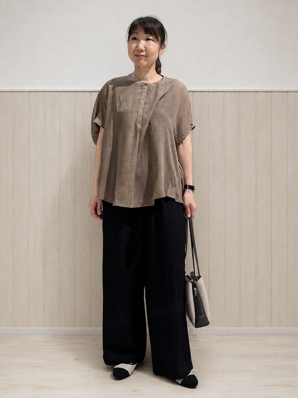 まつみさんの「SHOO･LA･RUE｜【体型カバー】バルーン風ゆるシャツブラウス」を使ったコーディネート