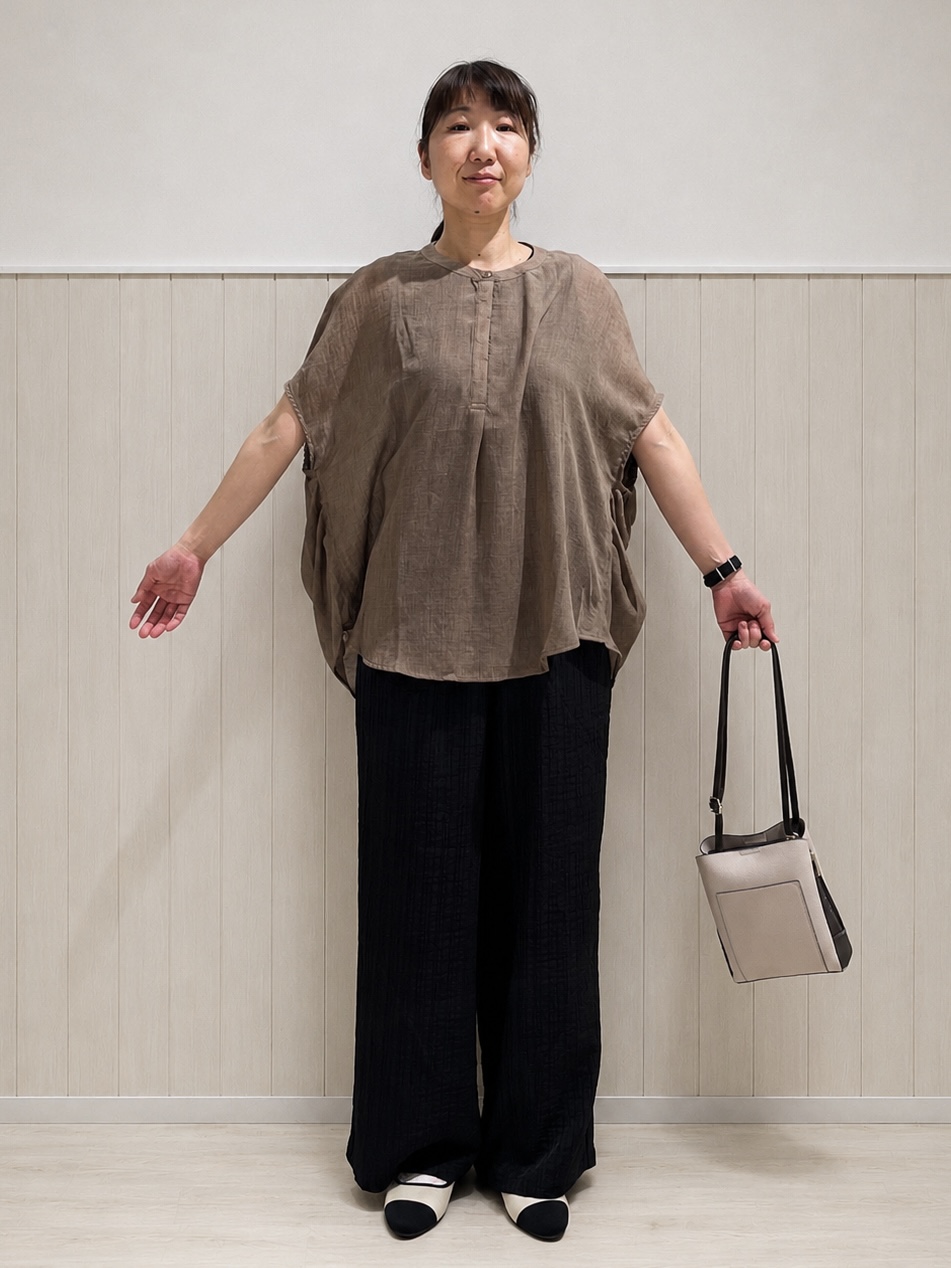 まつみさんの「SHOO･LA･RUE｜【体型カバー】バルーン風ゆるシャツブラウス」を使ったコーディネート