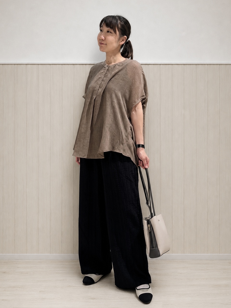 まつみさんの「SHOO･LA･RUE｜【体型カバー】バルーン風ゆるシャツブラウス」を使ったコーディネート