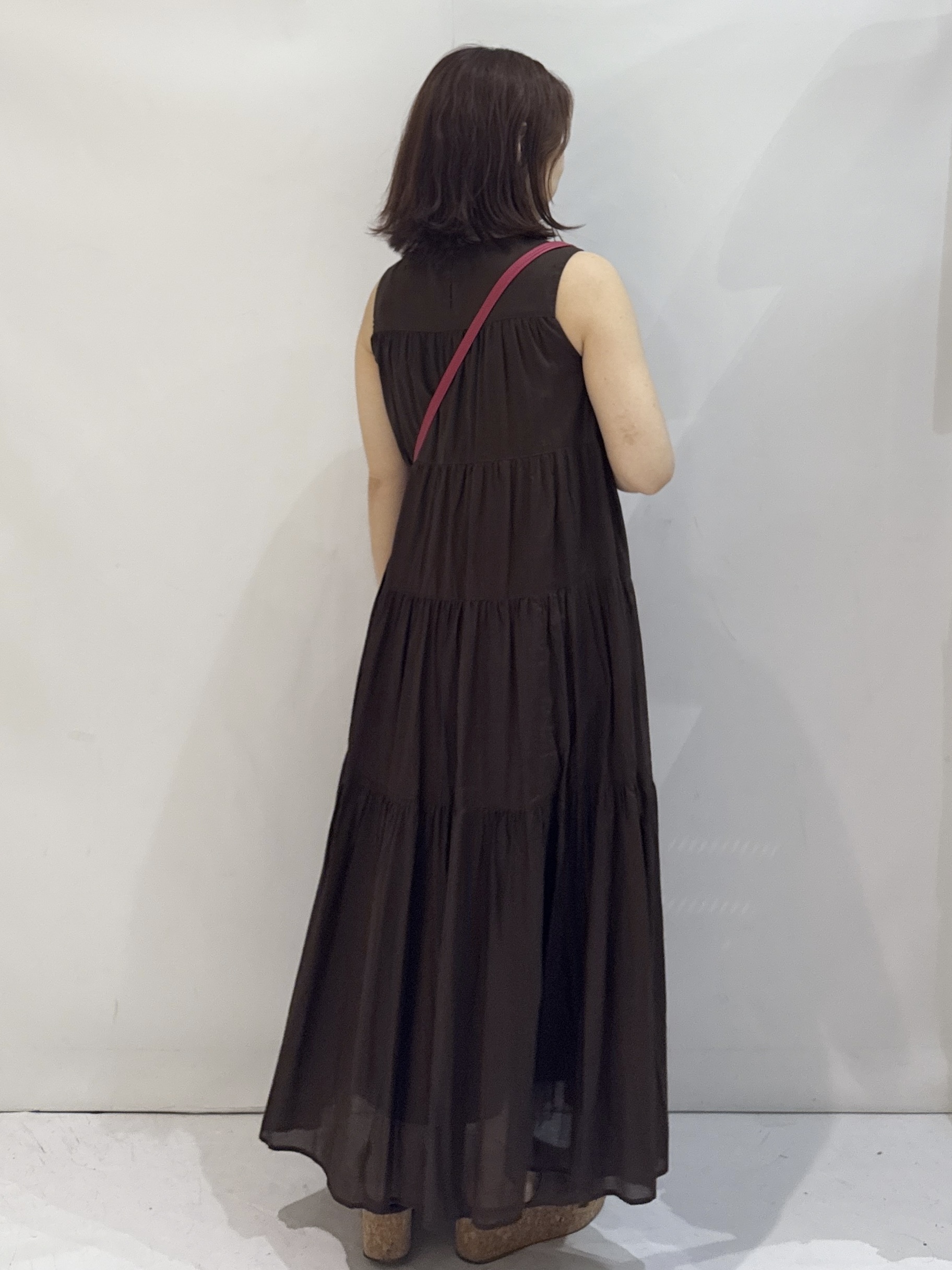 nakkoさんの「OPAQUE.CLIP｜ティアードサマードレス／オーガニックコットン混【洗濯機OK】」を使ったコーディネート