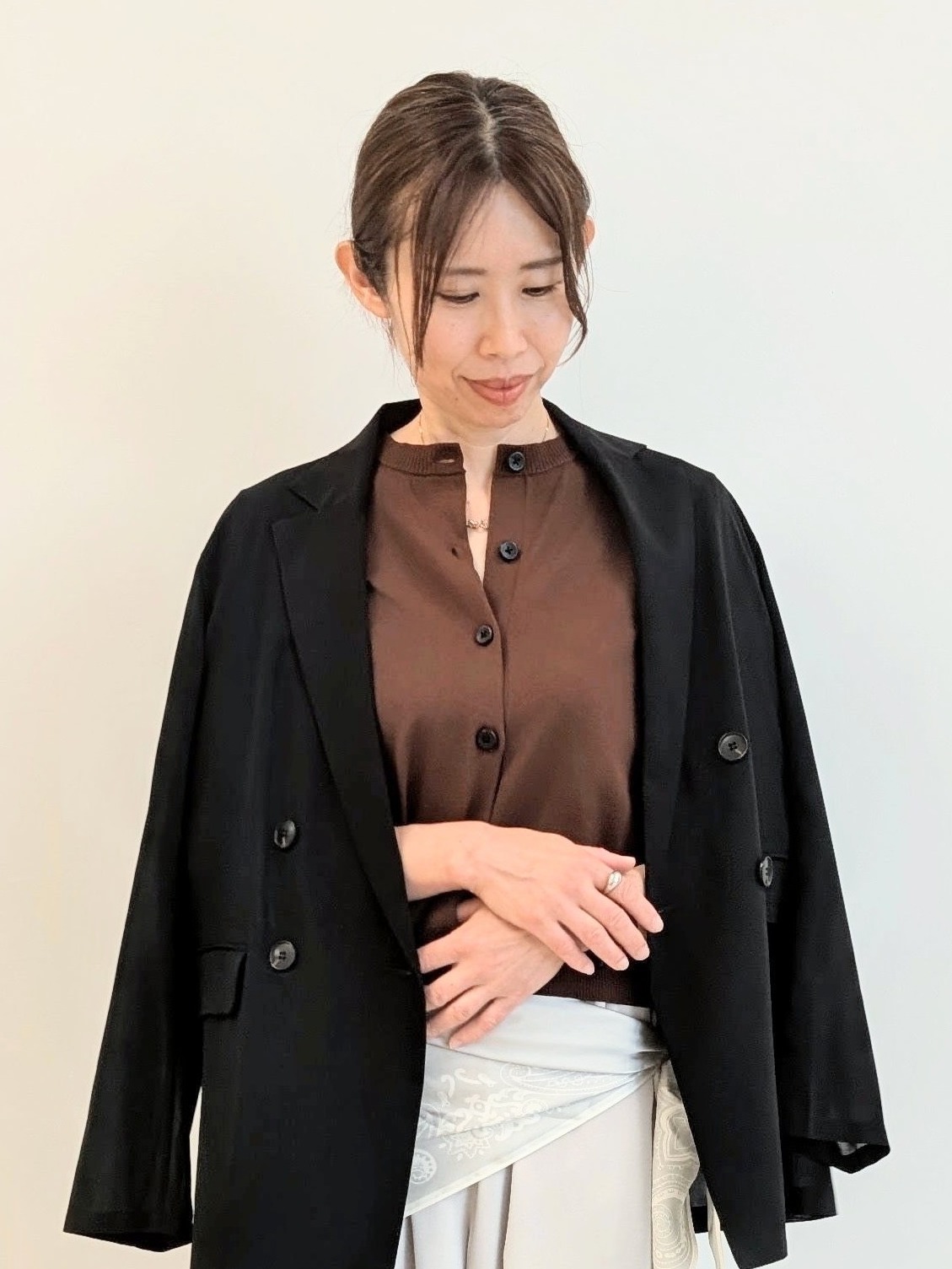 erikkoさんの「UNTITLED｜【1枚で着映える】ドットジャガードブラウス」を使ったコーディネート