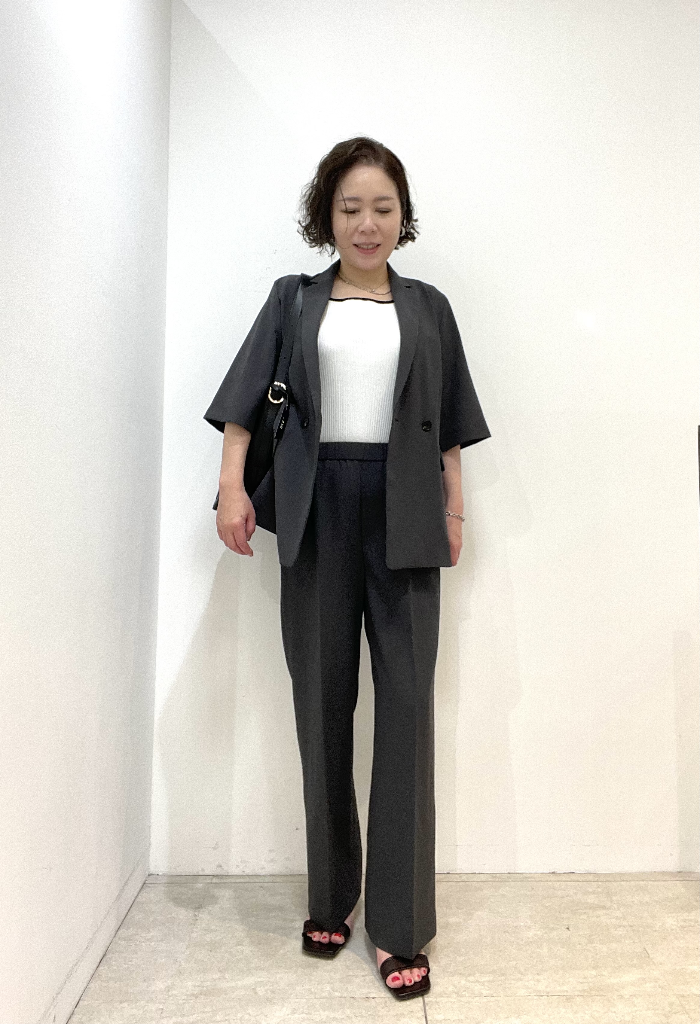 Wachiさんの「UNTITLED｜【秋の通勤羽織/セットアップ可/UVカット】エアリークール半袖ジャケット」を使ったコーディネート