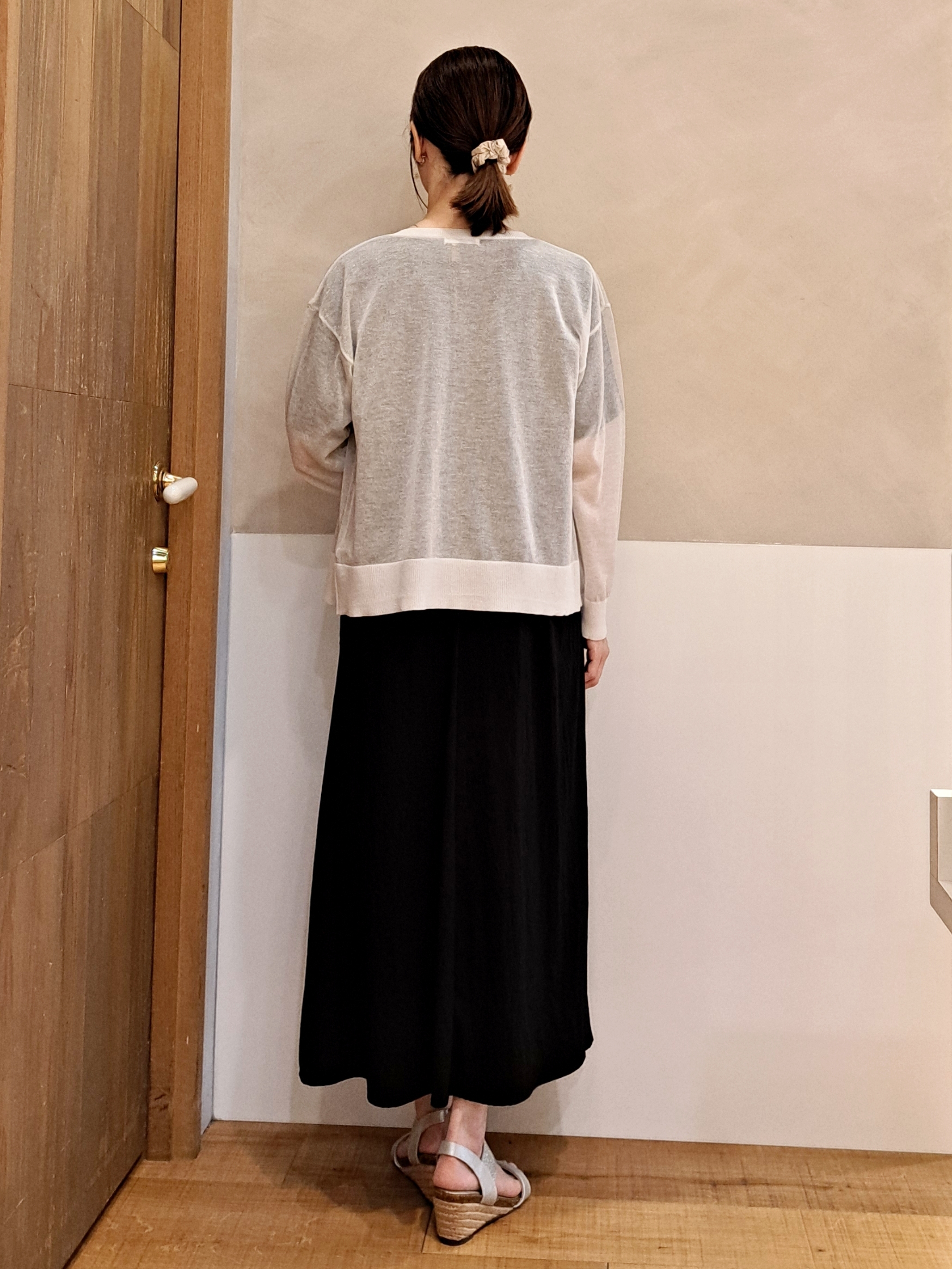 rinさんの「SHOO･LA･RUE｜【通気性〇/洗濯機可/S-LL】シアーラメカーディガン」を使ったコーディネート