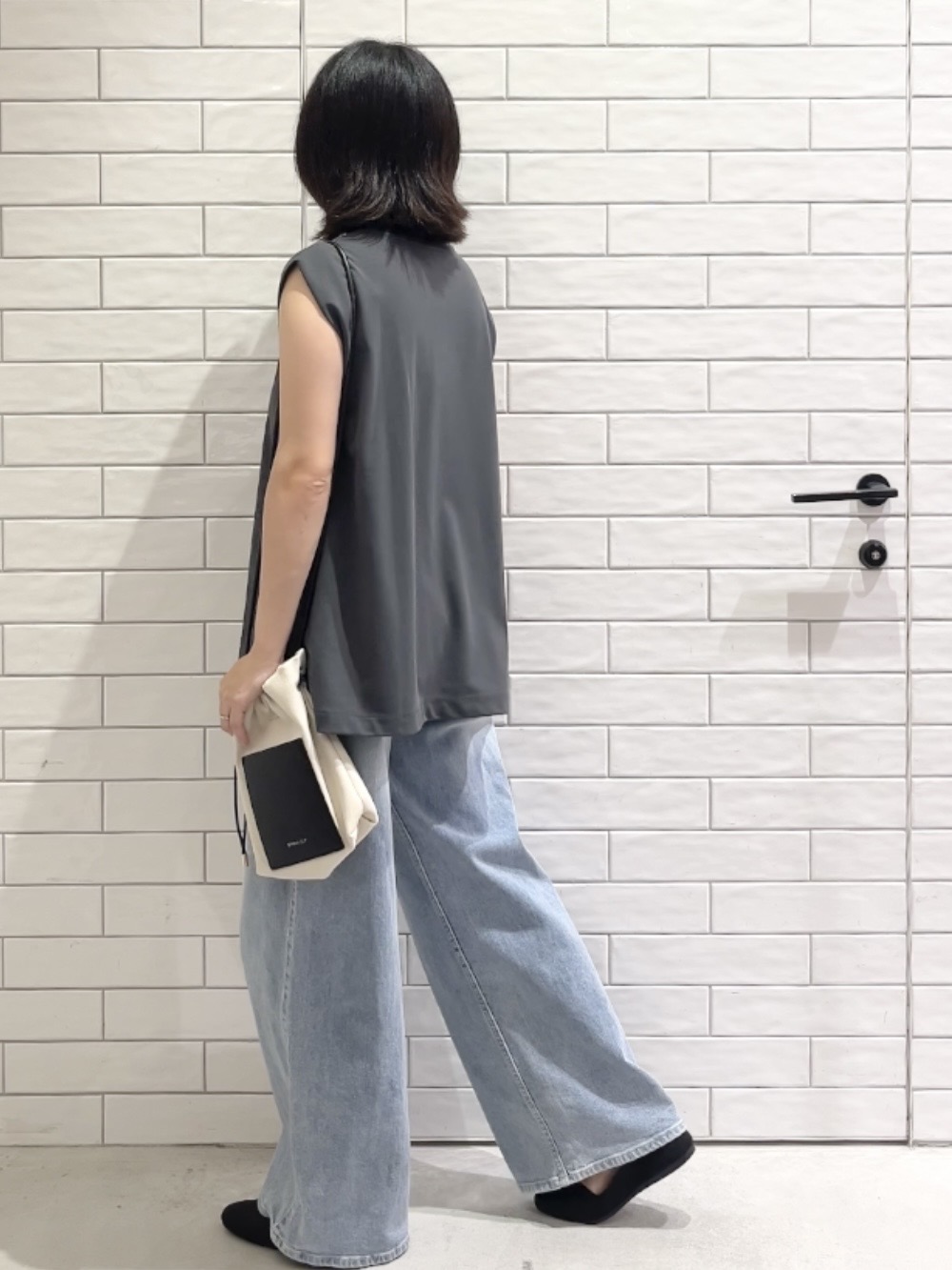 しおりさんの「OPAQUE.CLIP｜【UV／接触冷感】スーパーアイス ノースリーブカットソー《洗濯機OK》」を使ったコーディネート