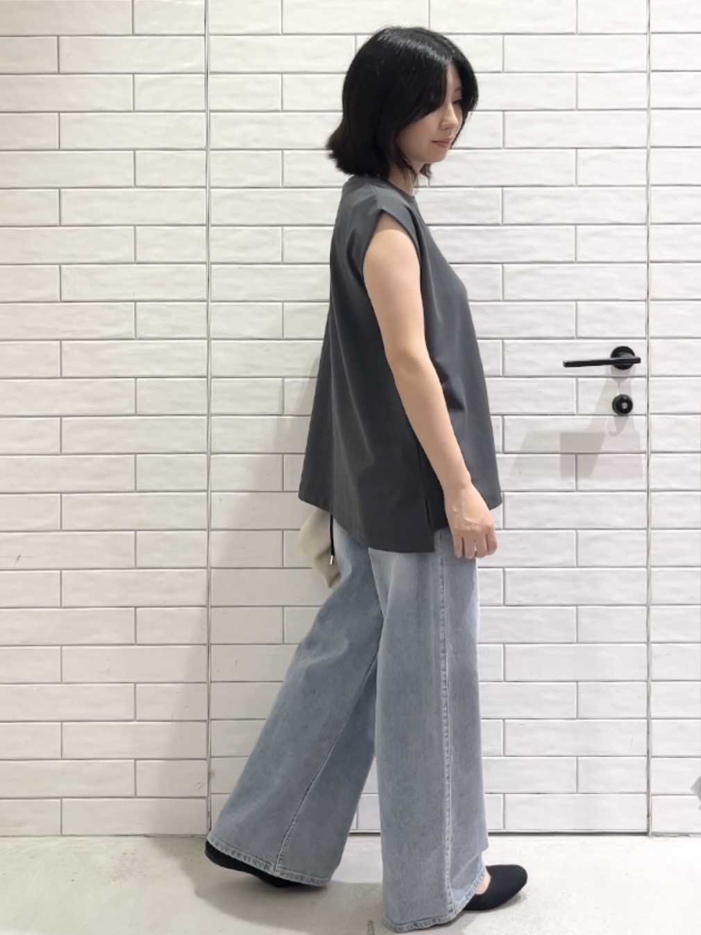 しおりさんの「OPAQUE.CLIP｜【UV／接触冷感】スーパーアイス ノースリーブカットソー《洗濯機OK》」を使ったコーディネート