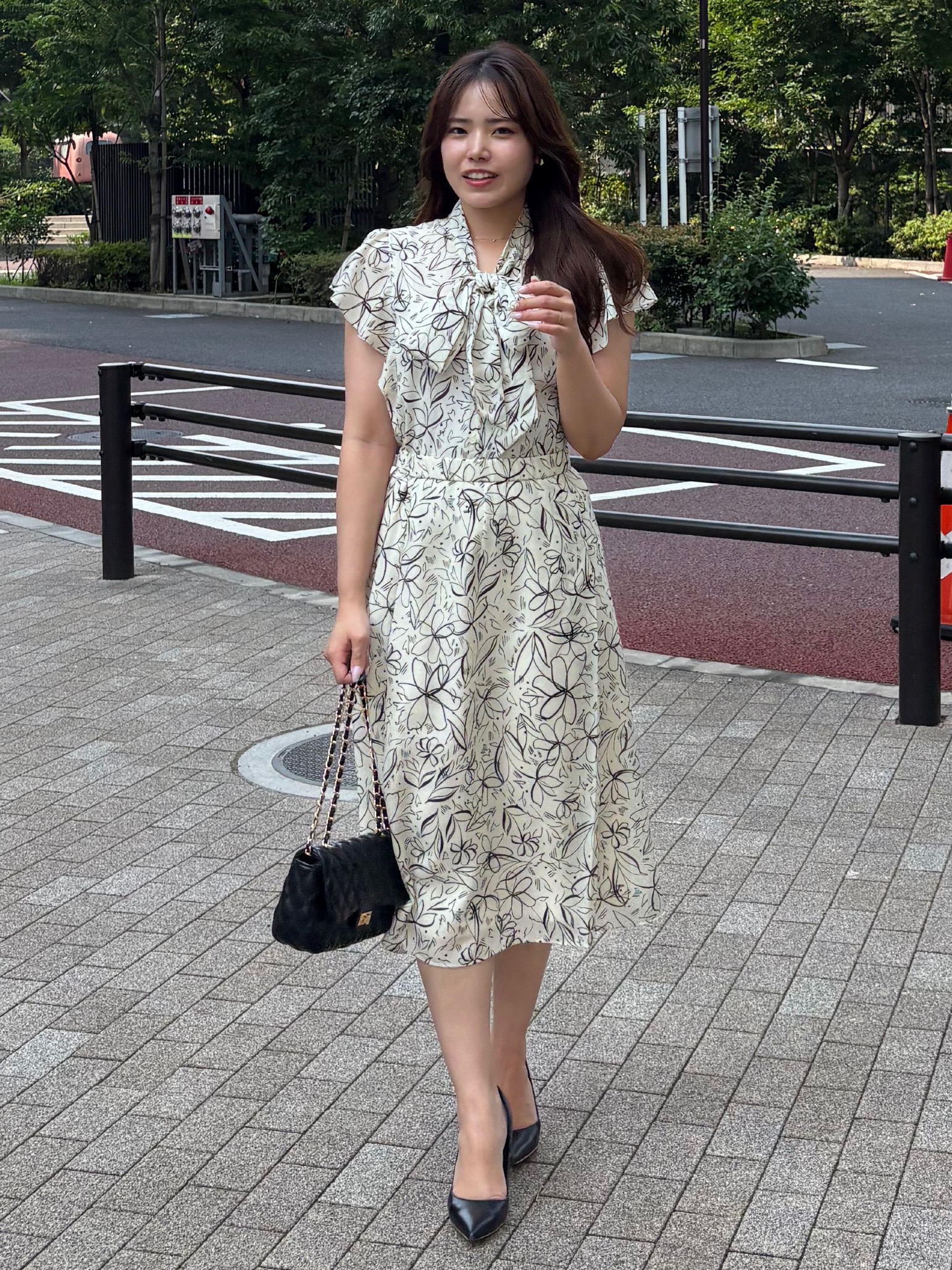 MISAKIさんの「COUP DE CHANCE｜【手洗い可／日本製】フラワーリボンブラウス」を使ったコーディネート
