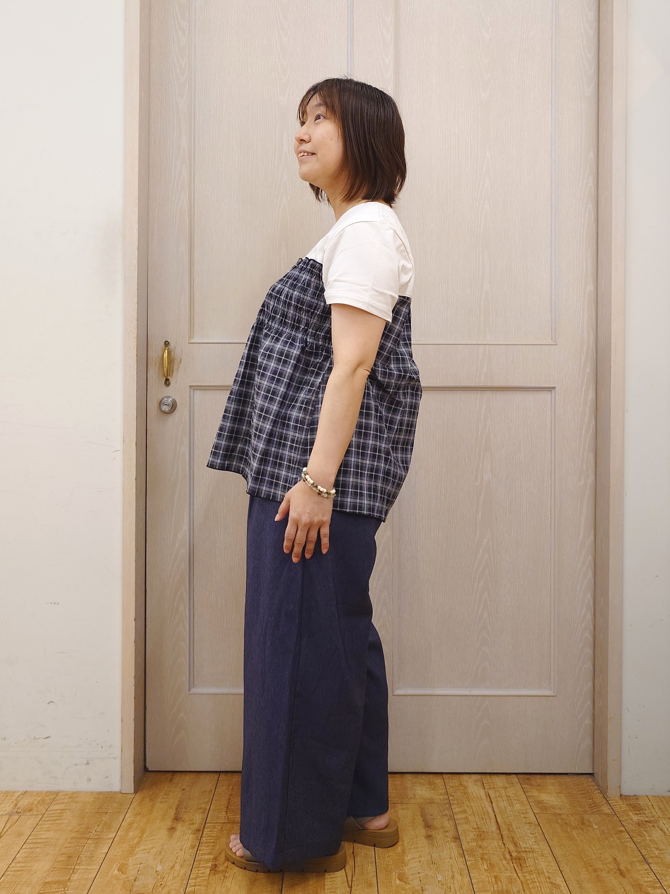 とろろさんの「SHOO･LA･RUE｜【S-LL/洗濯機可/体型カバー】インせずサマ見え ビスチェ風異素材ドッキングTシャツ」を使ったコーディネート