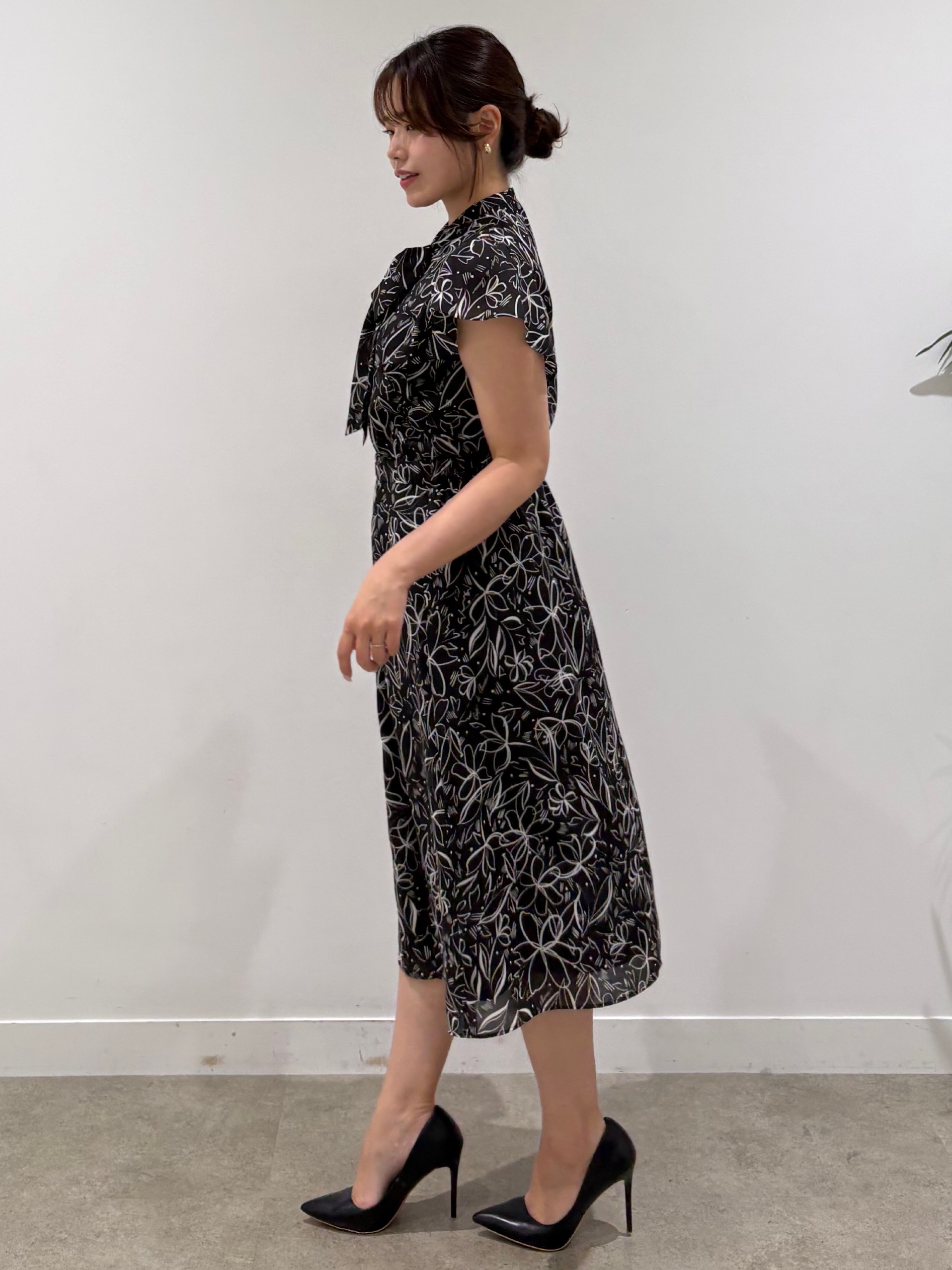 MISAKIさんの「COUP DE CHANCE｜【手洗い可／日本製】フラワーリボンブラウス」を使ったコーディネート