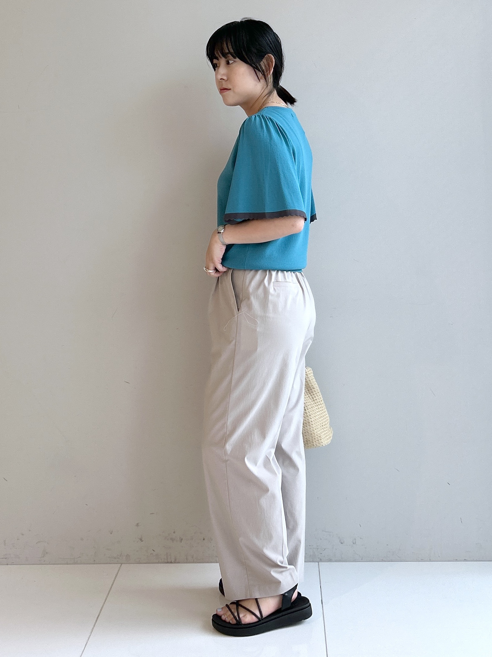 Hirokaさんの「grove｜高評価！【シリーズ累計36万枚！名品ニット】やわらかドライタッチ スカラップスリーブニット」を使ったコーディネート