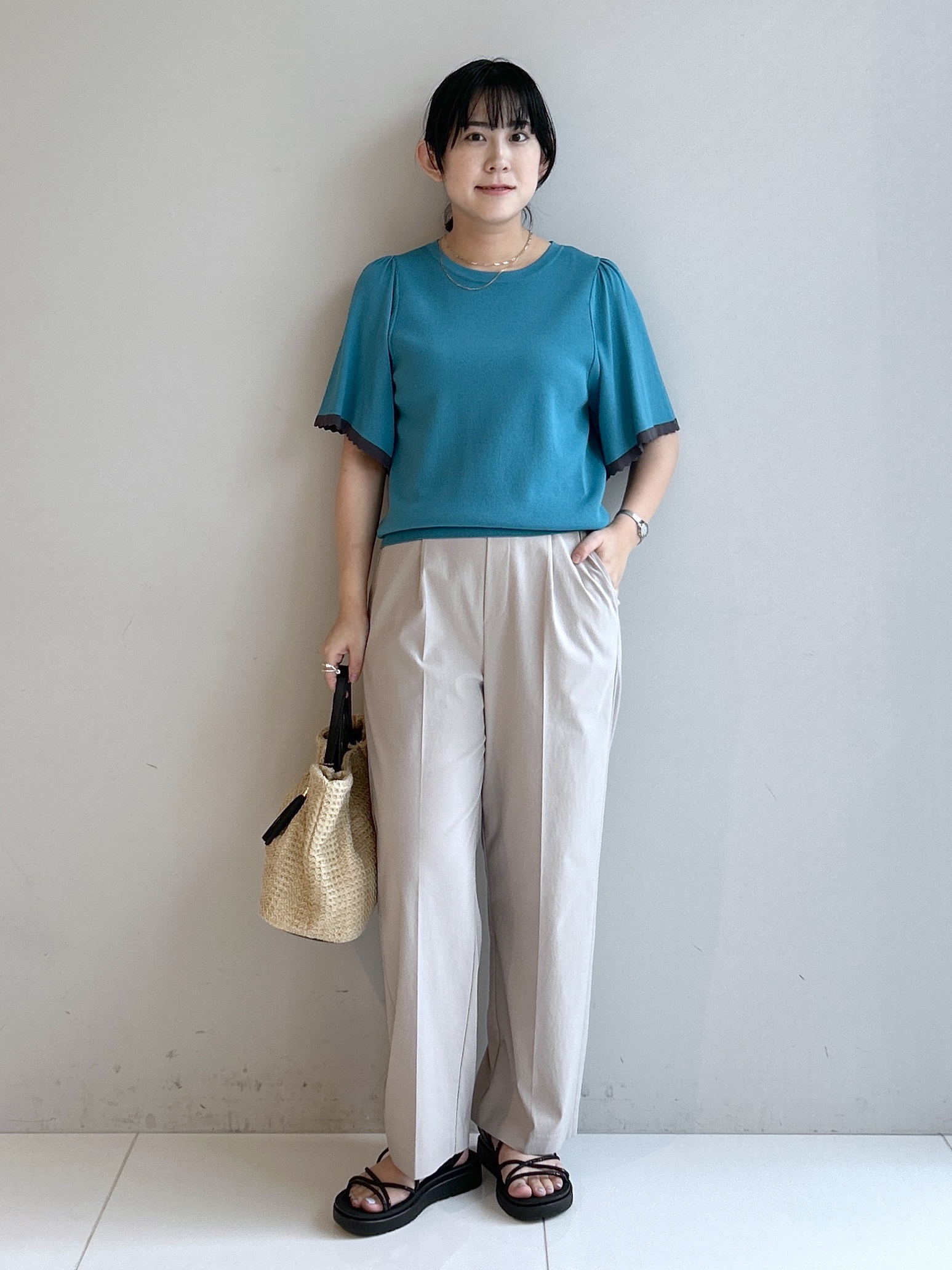 Hirokaさんの「grove｜高評価！【シリーズ累計36万枚！名品ニット】やわらかドライタッチ スカラップスリーブニット」を使ったコーディネート