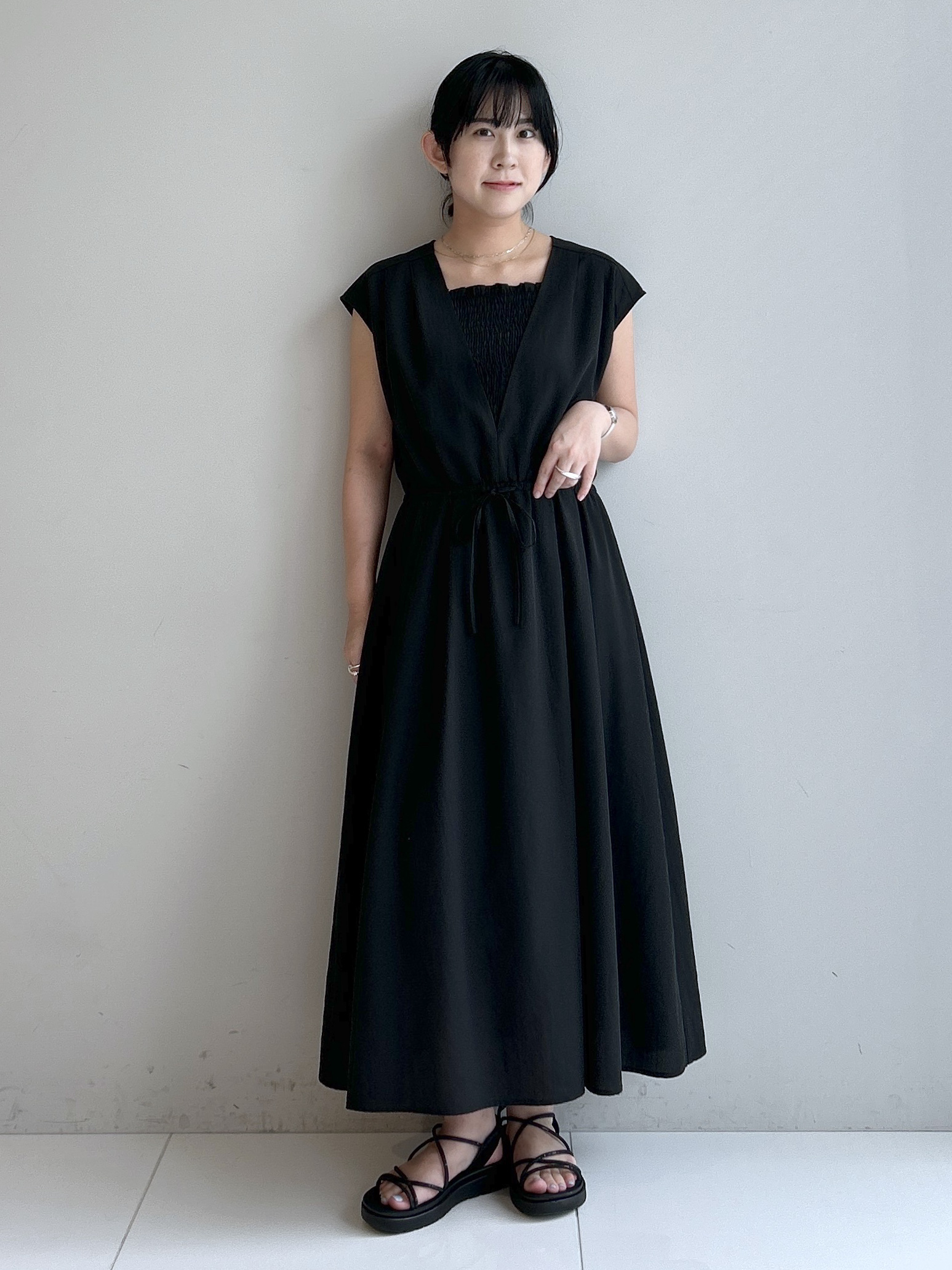 Hirokaさんの「grove｜シャーリングキャミレイヤードワンピース」を使ったコーディネート