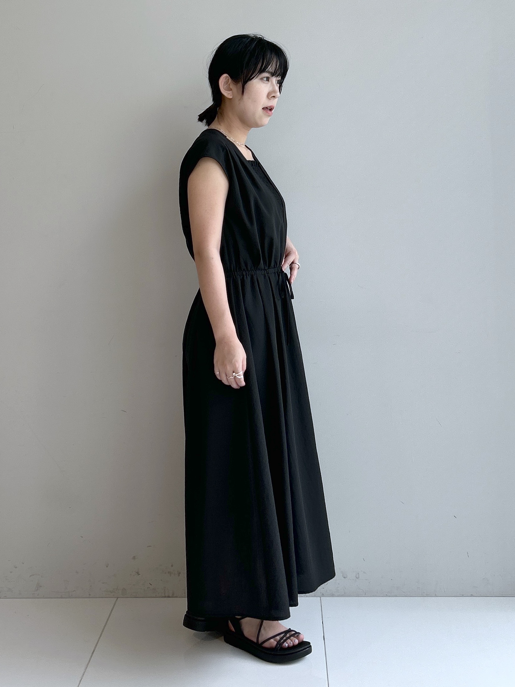 Hirokaさんの「grove｜シャーリングキャミレイヤードワンピース」を使ったコーディネート