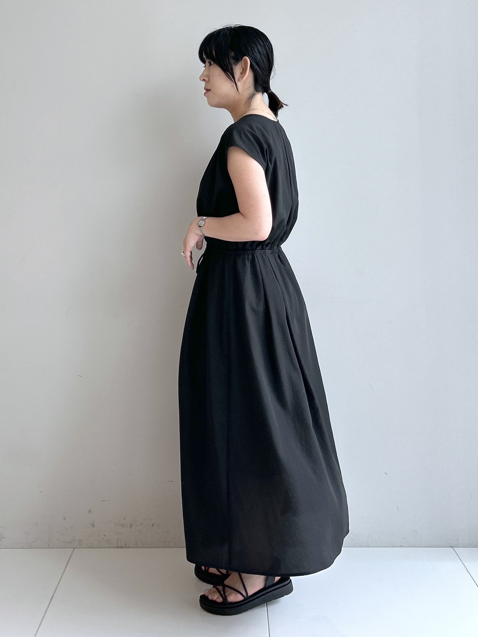 Hirokaさんの「grove｜シャーリングキャミレイヤードワンピース」を使ったコーディネート