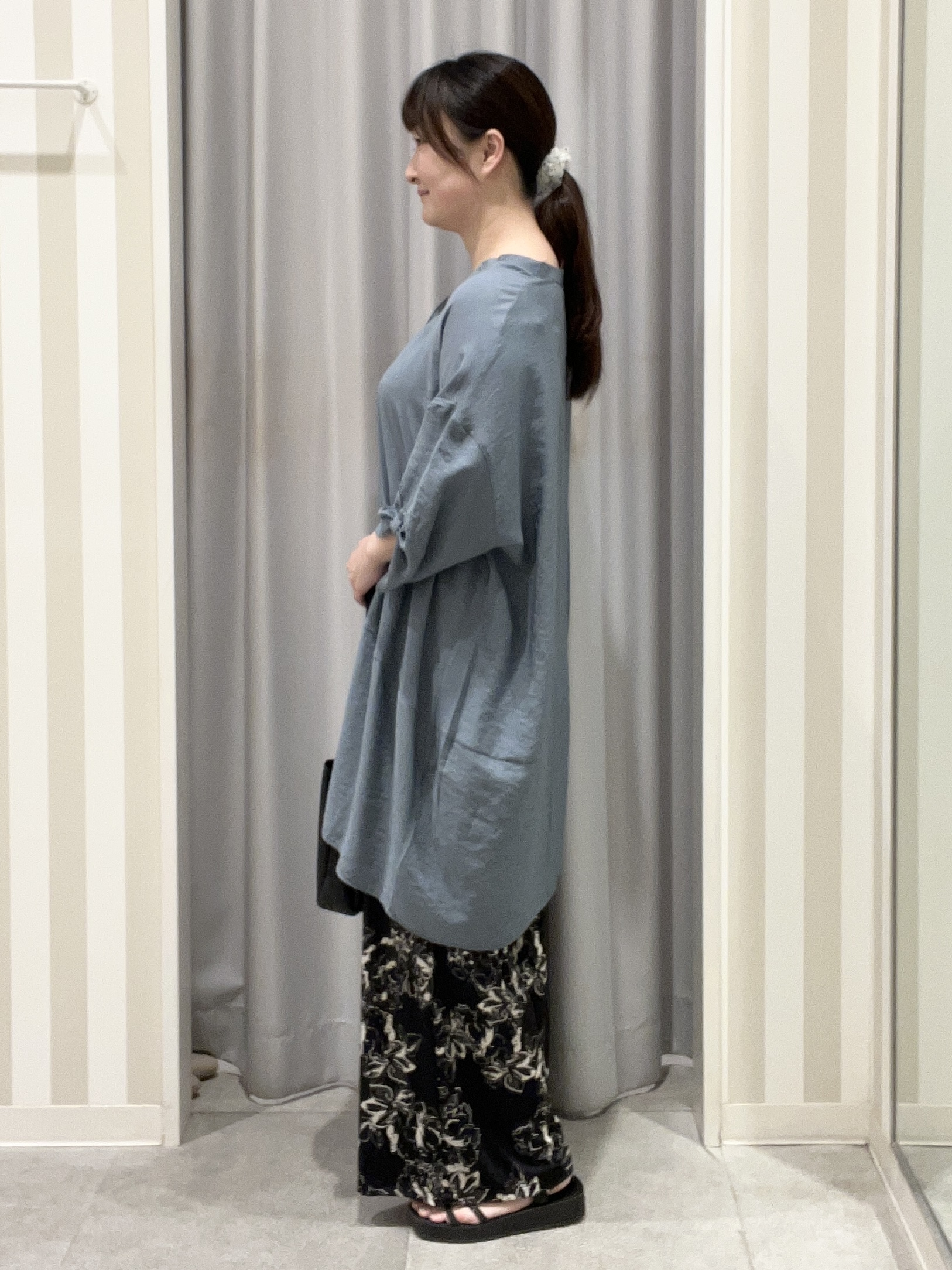 もーりぃさんの「SHOO･LA･RUE｜【S-LL/洗濯後しわになりにくい】ゆるっと体型カバー 7分袖コクーンチュニック」を使ったコーディネート