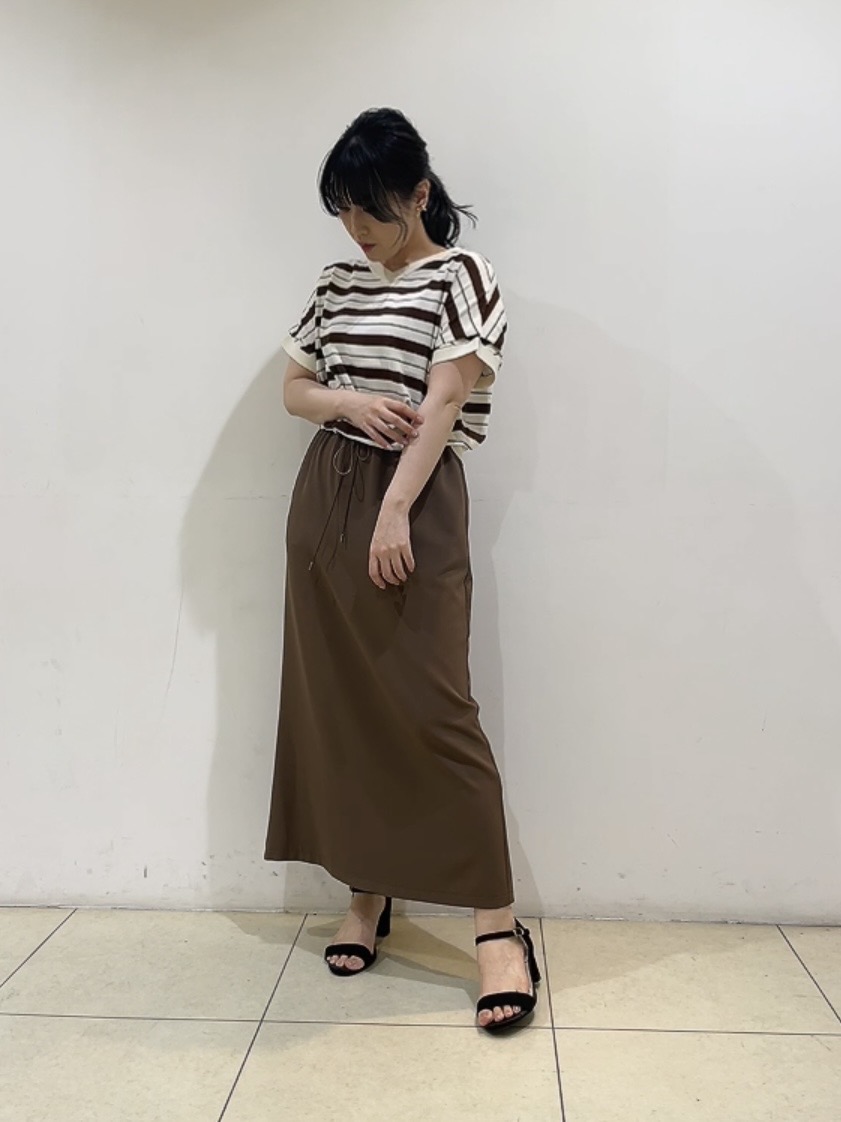 watanabeさんの「UNTITLED｜【肌に張りつきにくい/前後2WAY】ドライタッチコットンプルオーバー」を使ったコーディネート