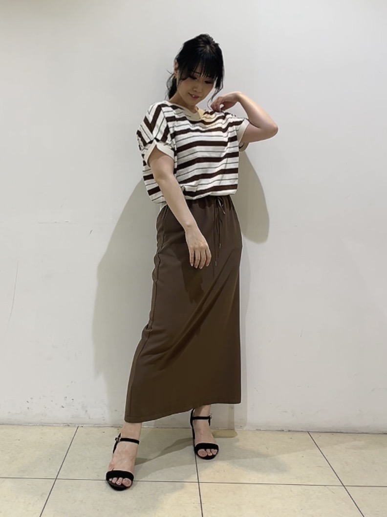 watanabeさんの「UNTITLED｜【肌に張りつきにくい/前後2WAY】ドライタッチコットンプルオーバー」を使ったコーディネート