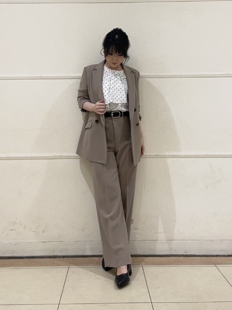 watanabeさんの「UNTITLED｜【新色追加/セットアップ可】エアリー ダブルブレストジャケット」を使ったコーディネート