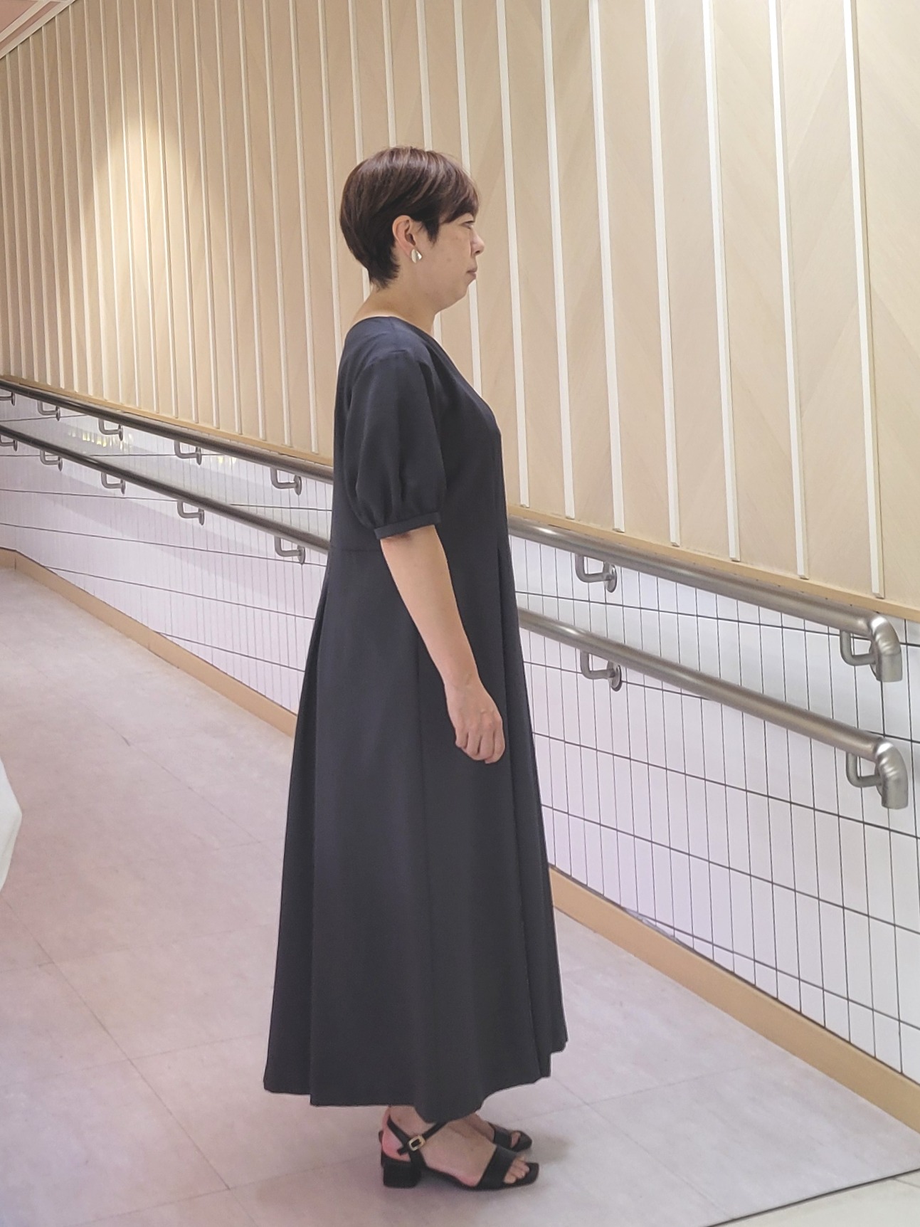 tomoさんの「COUP DE CHANCE｜【手洗い可／日本製】サックワンピース」を使ったコーディネート