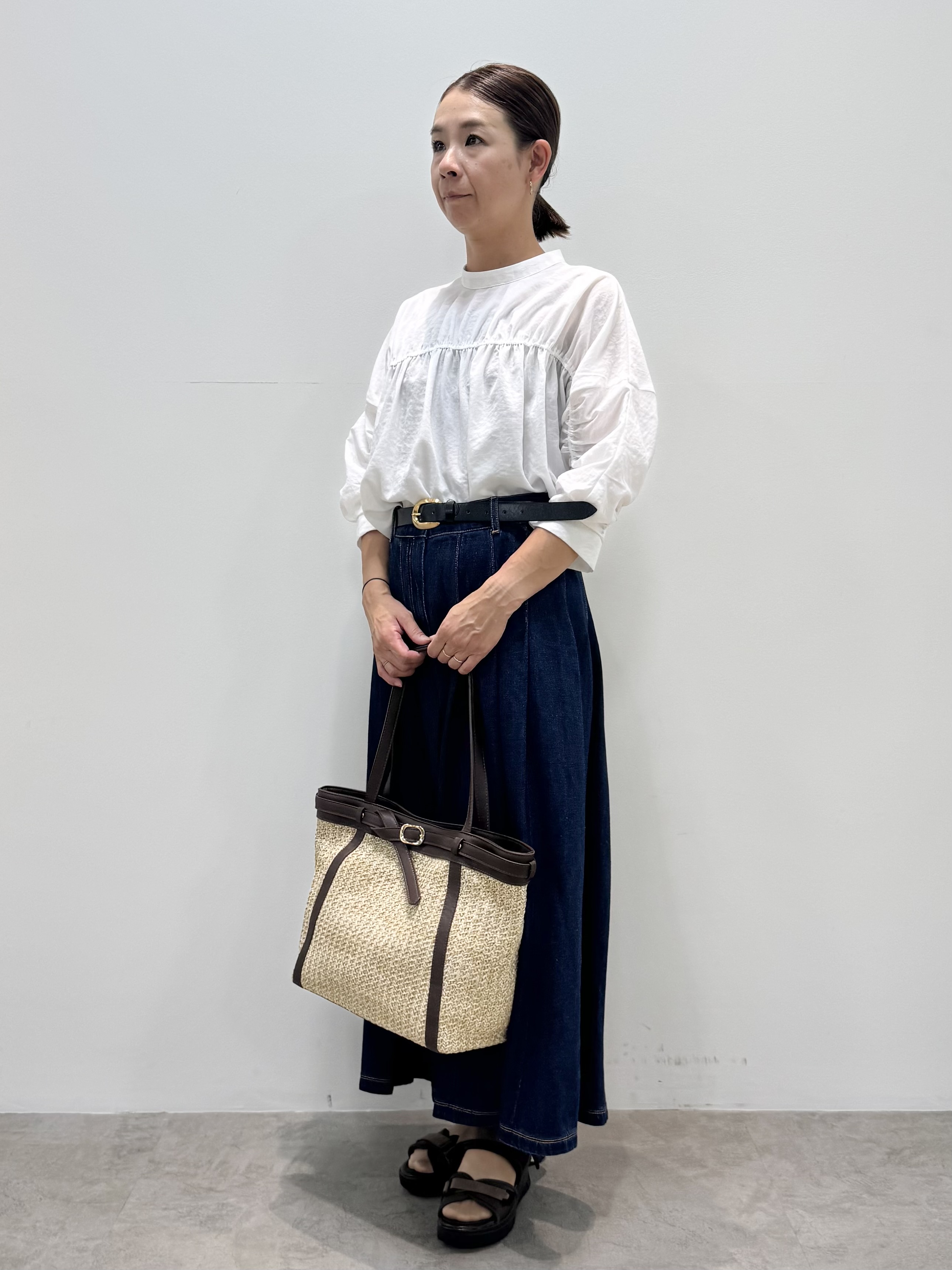 koyaさんの「Reflect｜【手洗い可】プチハイネック ギャザーブラウス」を使ったコーディネート