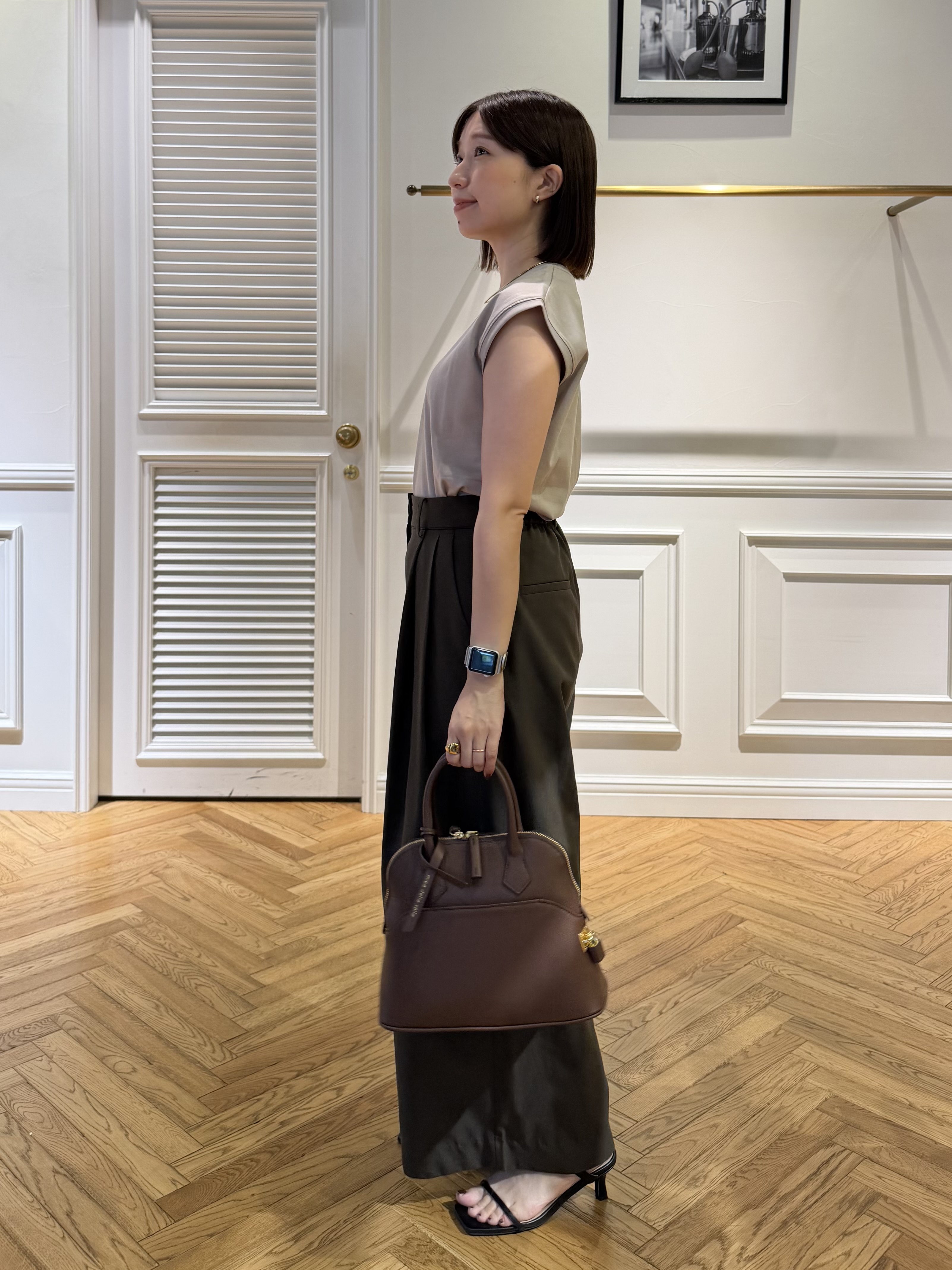 つじ まこさんの「DRESSTERIOR｜【接触冷感／抗菌防臭／消臭】アイスクリアコットンフレンチスリーブT」を使ったコーディネート